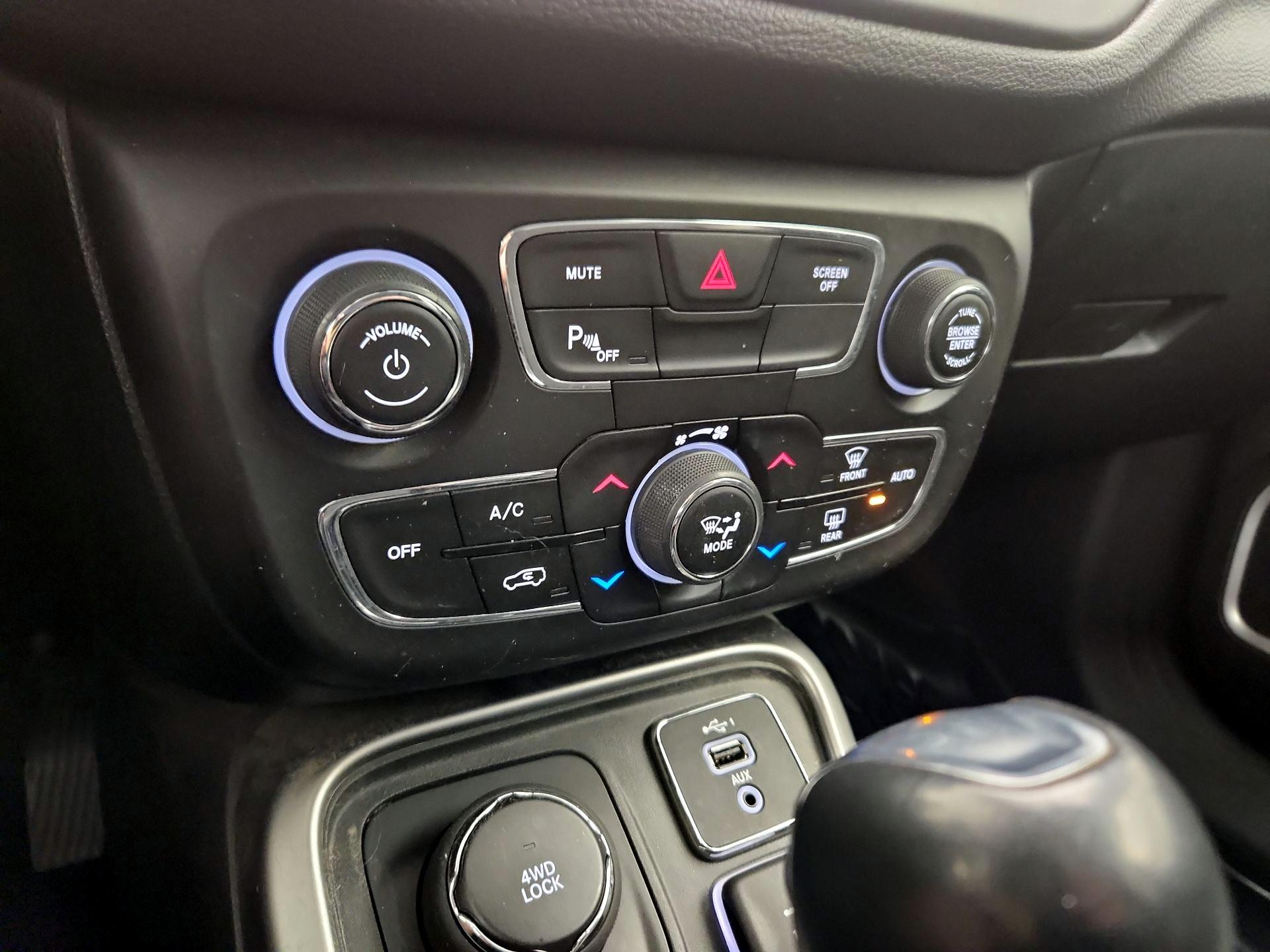 Thumbnail: 2020 Jeep Compass - 17