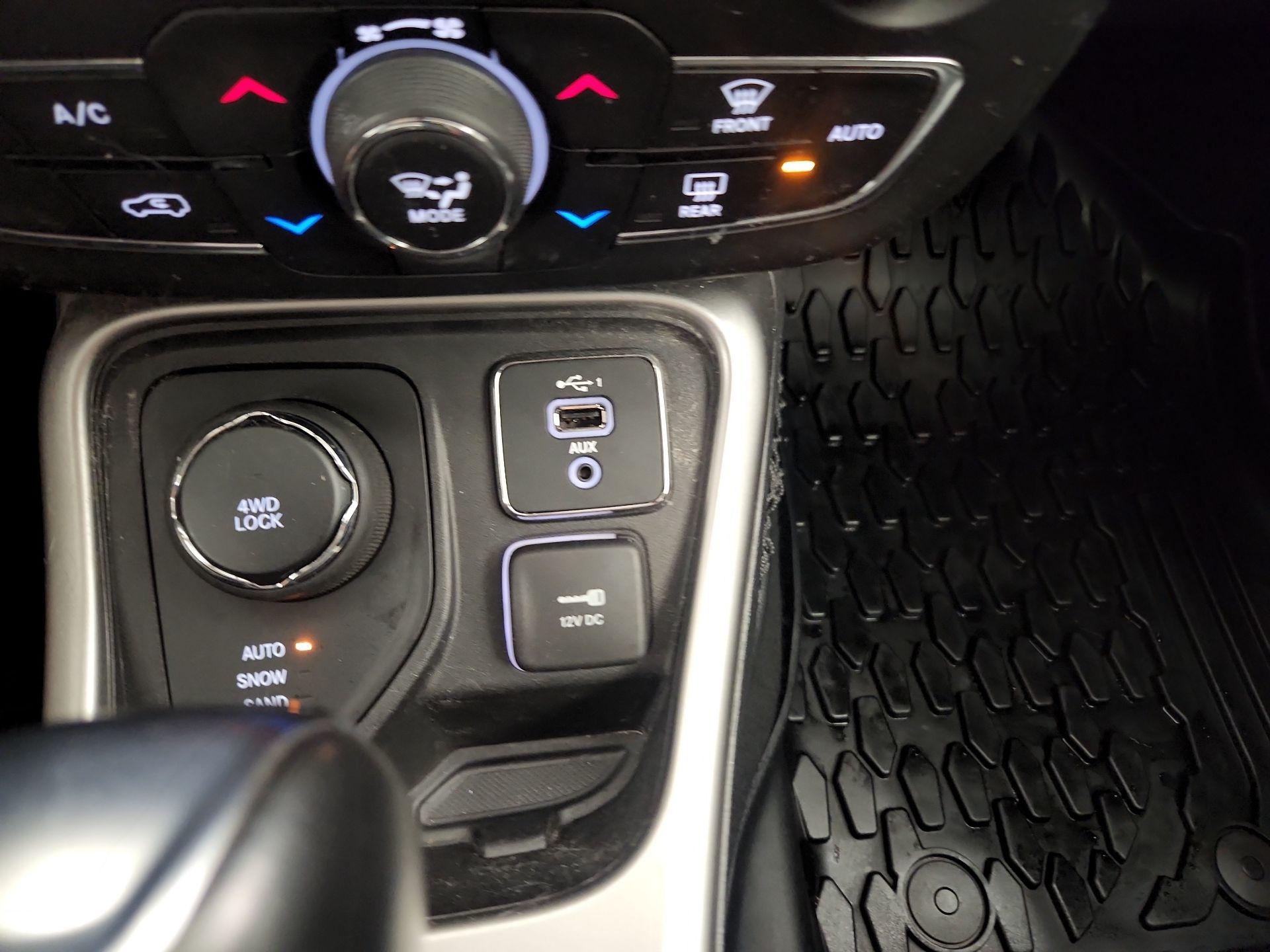 Thumbnail: 2020 Jeep Compass - 19