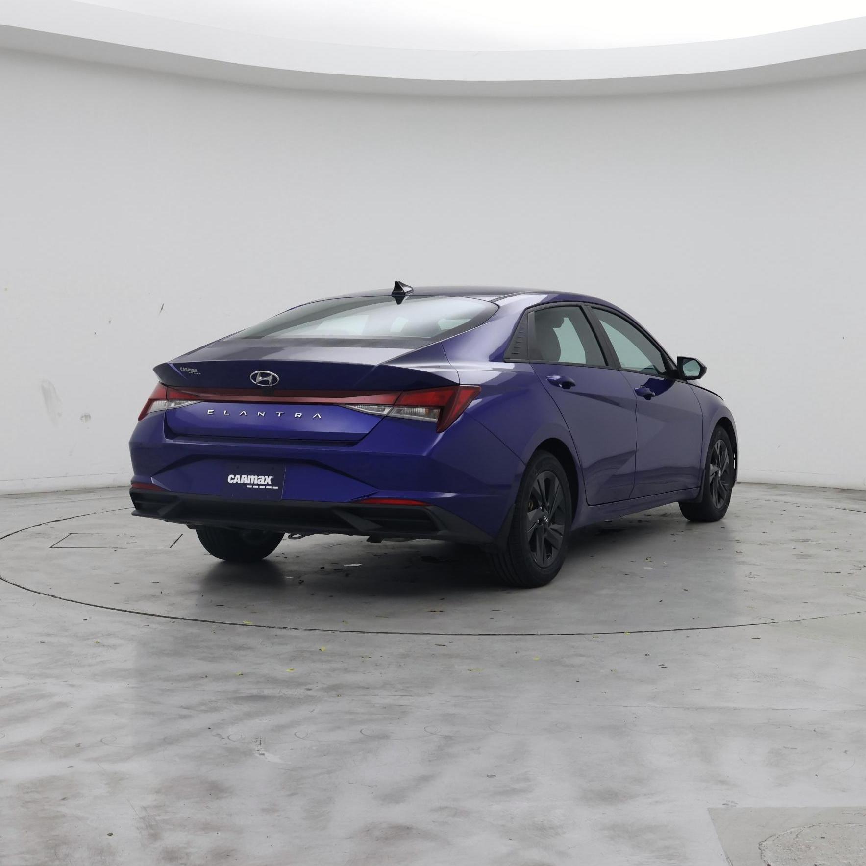 Thumbnail: 2023 Hyundai Elantra - 8