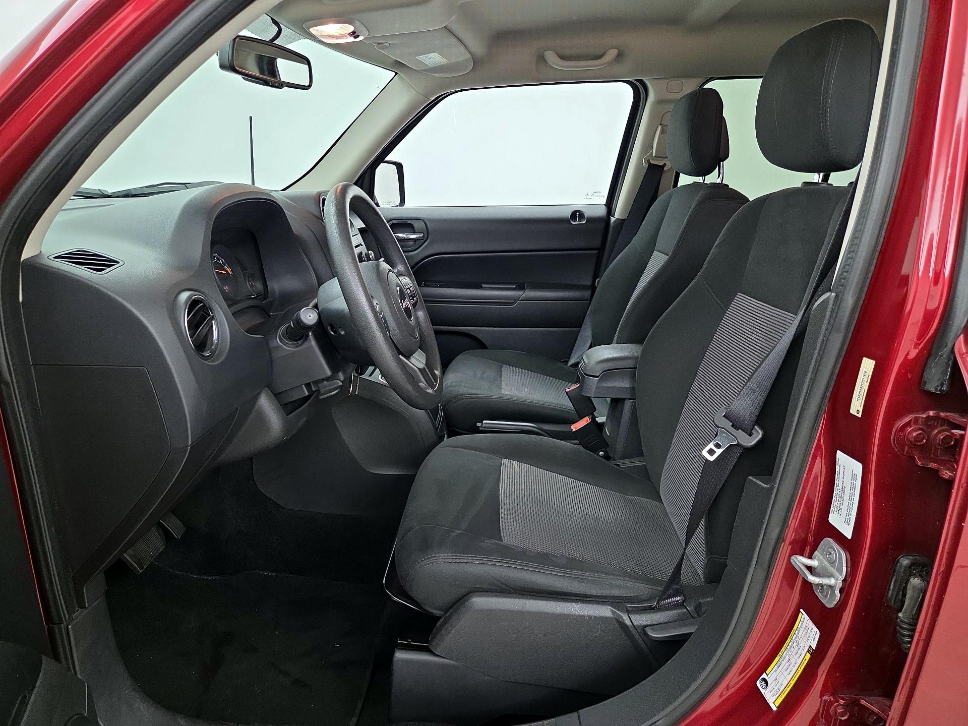 Thumbnail: 2014 Jeep Patriot - 11