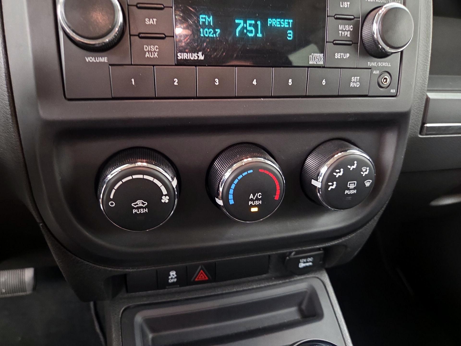 Thumbnail: 2014 Jeep Patriot - 14
