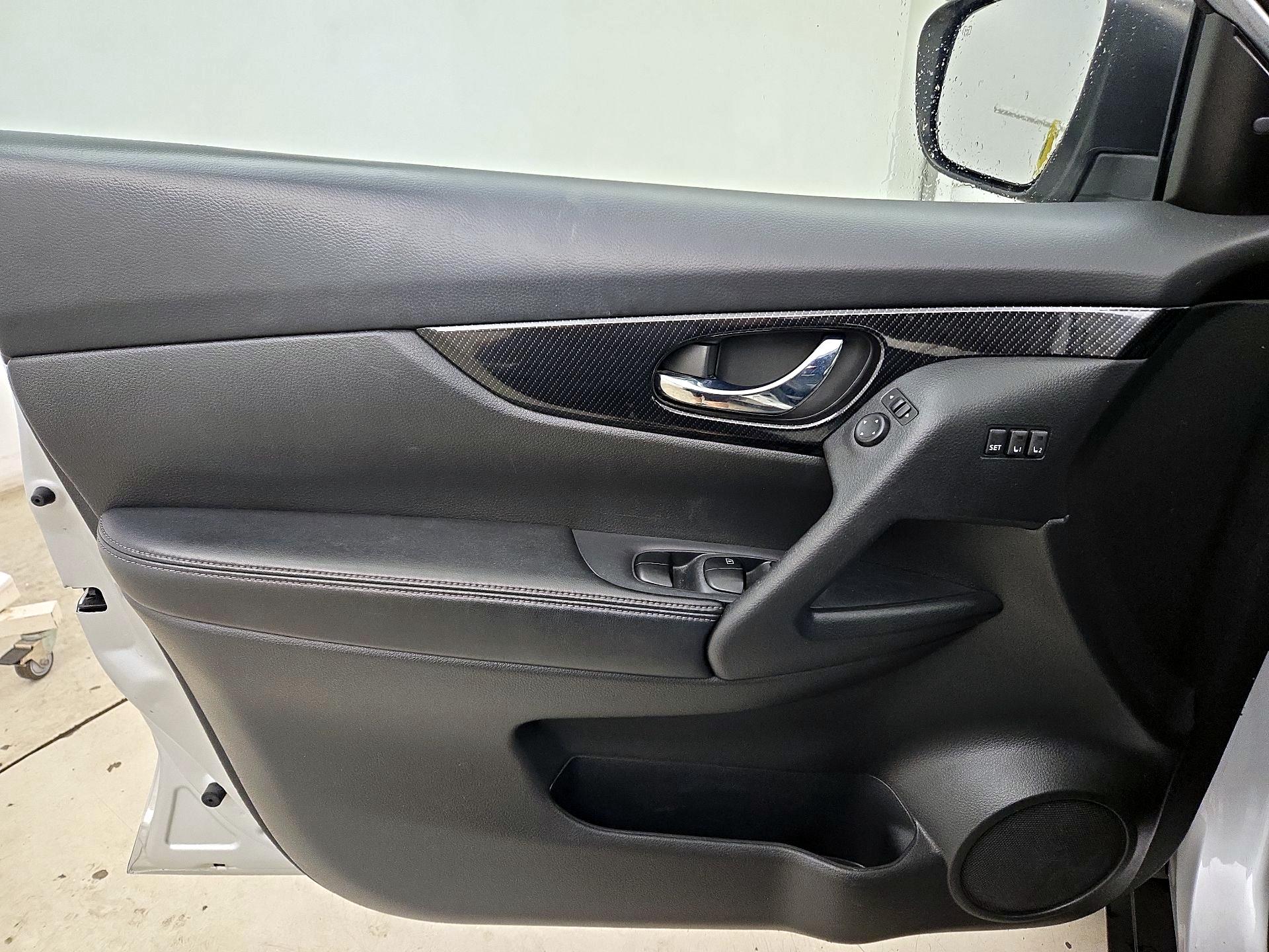 Thumbnail: 2018 Nissan Rogue - 12