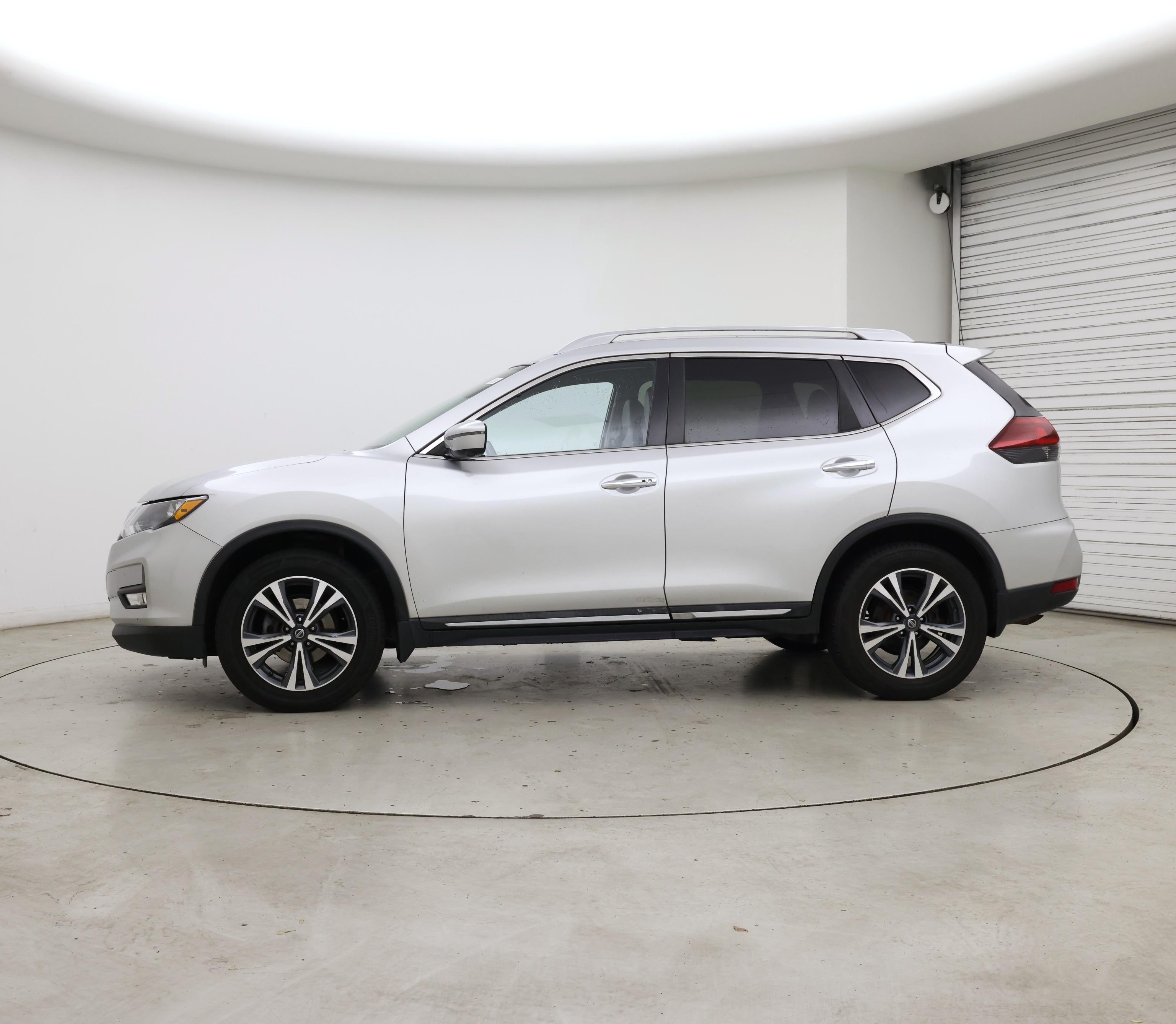 Thumbnail: 2018 Nissan Rogue - 3
