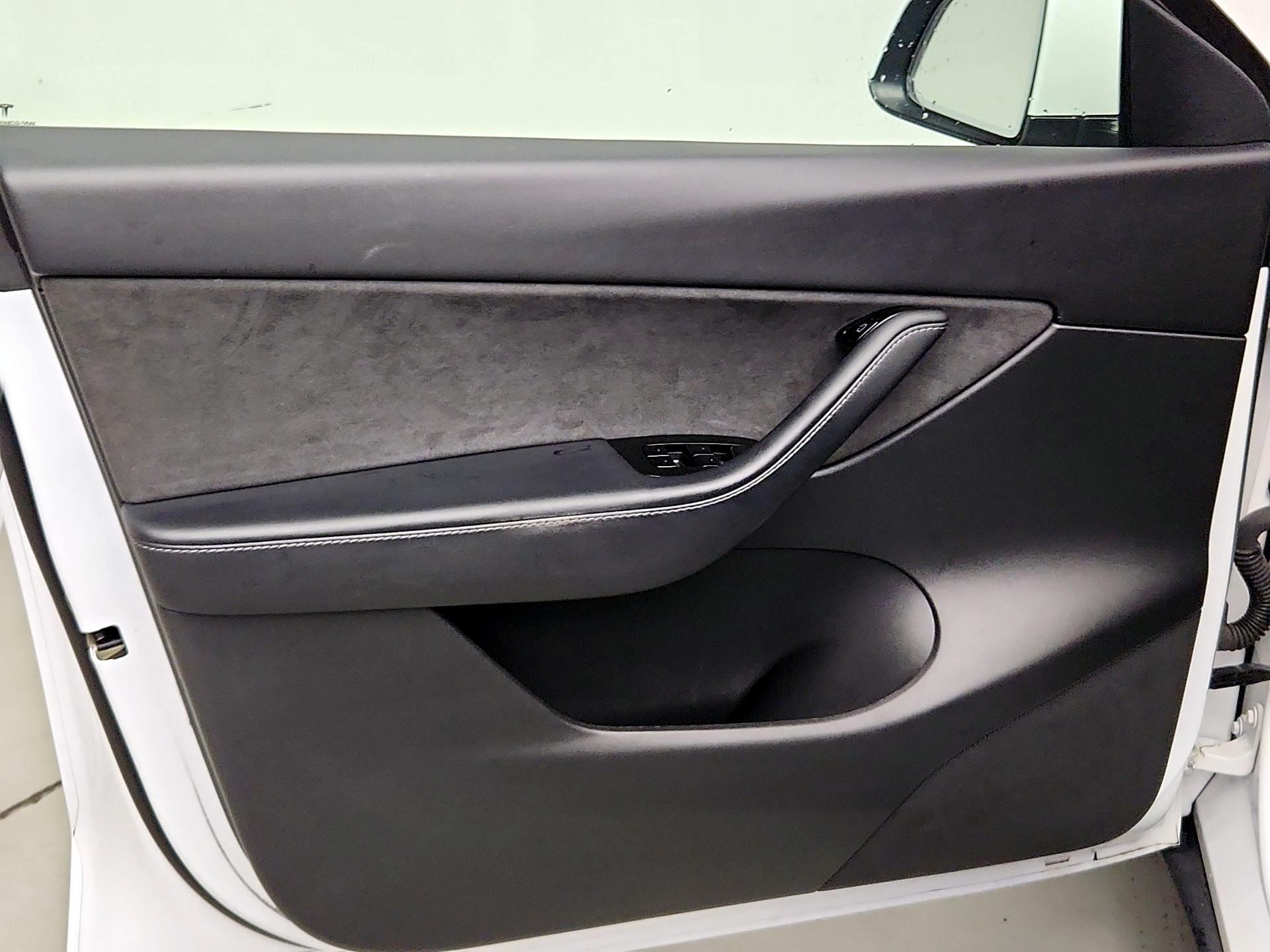 Thumbnail: 2021 Tesla Model Y - 12