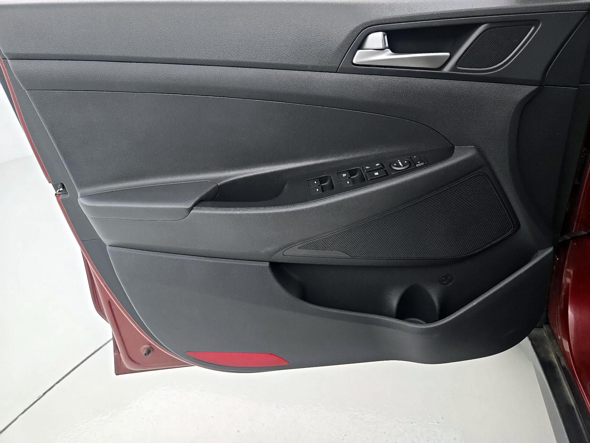Thumbnail: 2019 Hyundai Tucson - 12