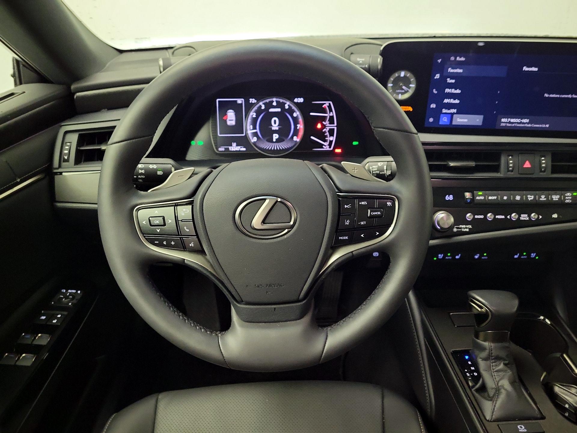 Thumbnail: 2023 Lexus ES - 10