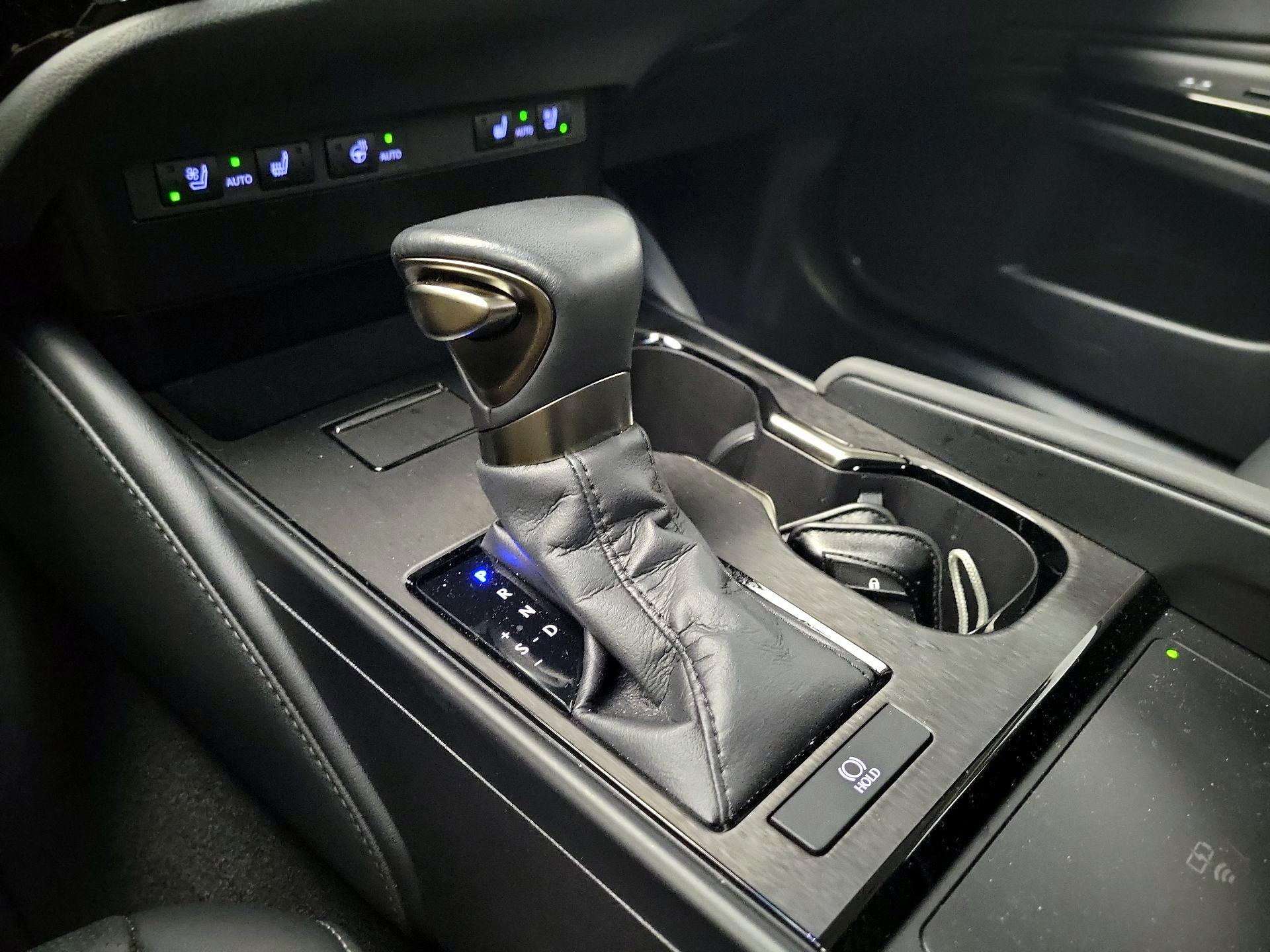 Thumbnail: 2023 Lexus ES - 17