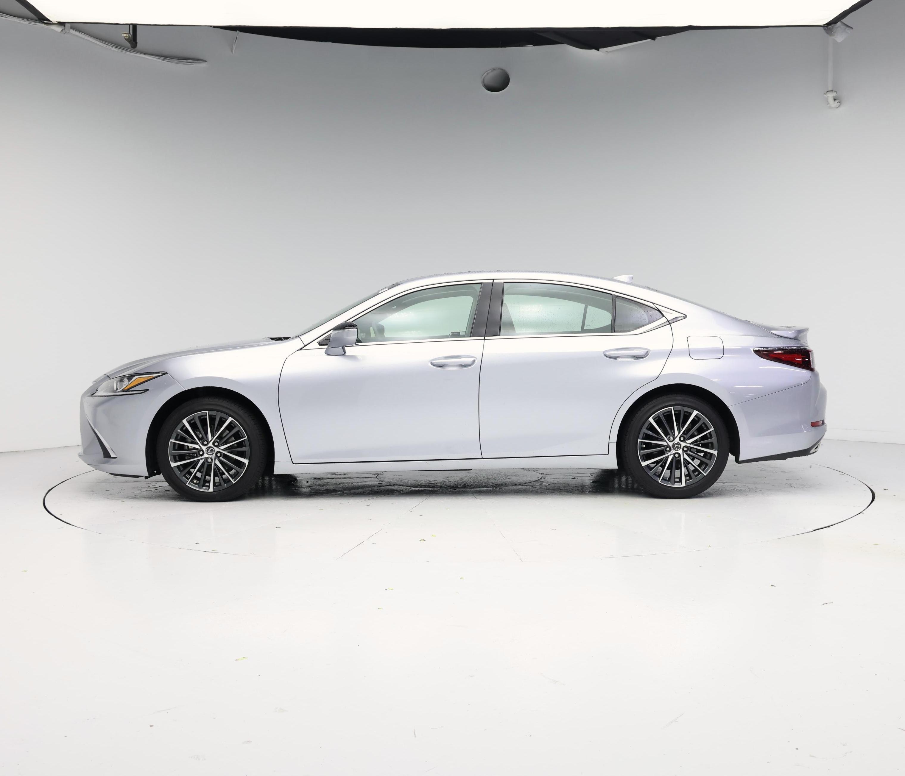 Thumbnail: 2023 Lexus ES - 3