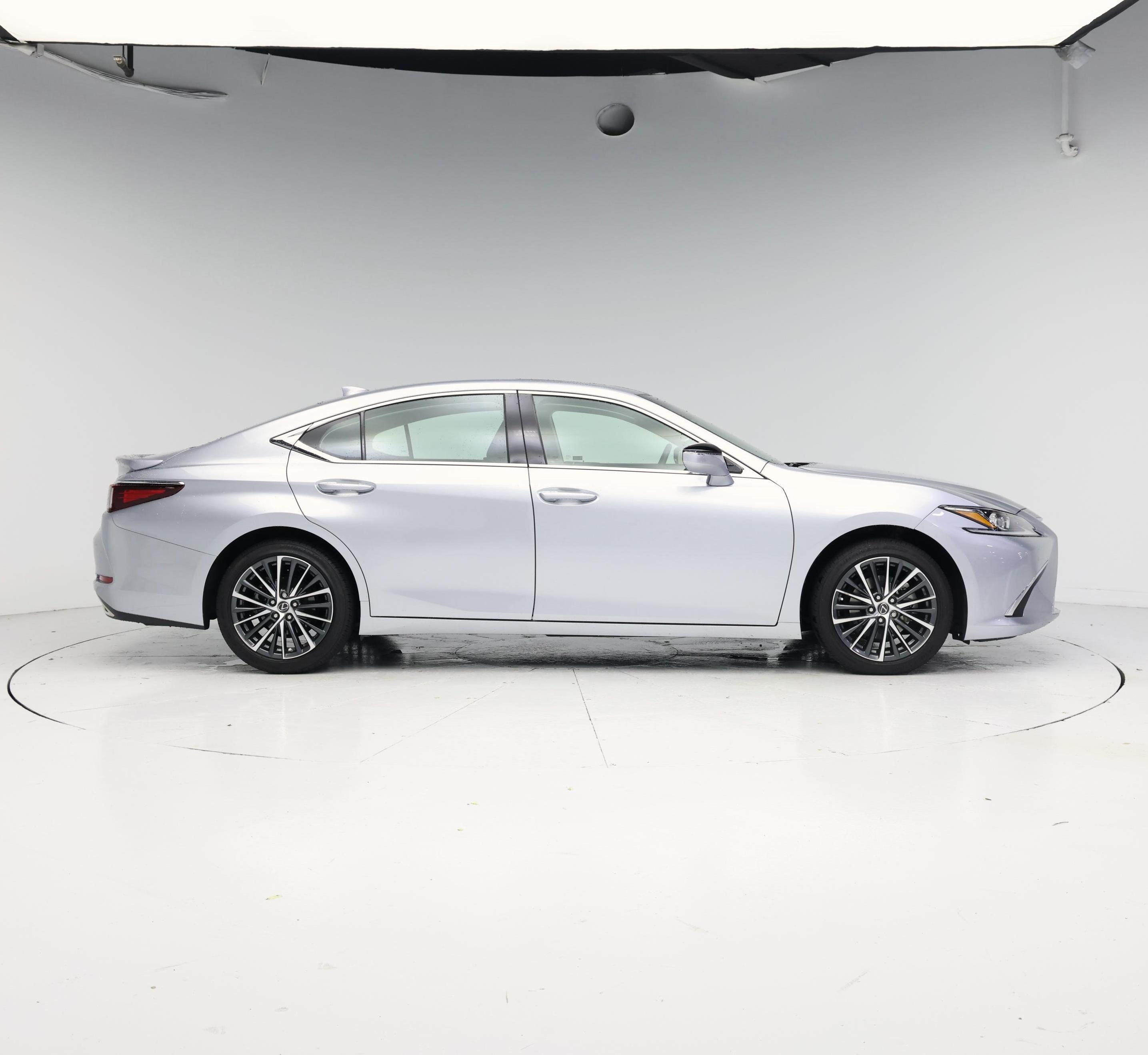 Thumbnail: 2023 Lexus ES - 7