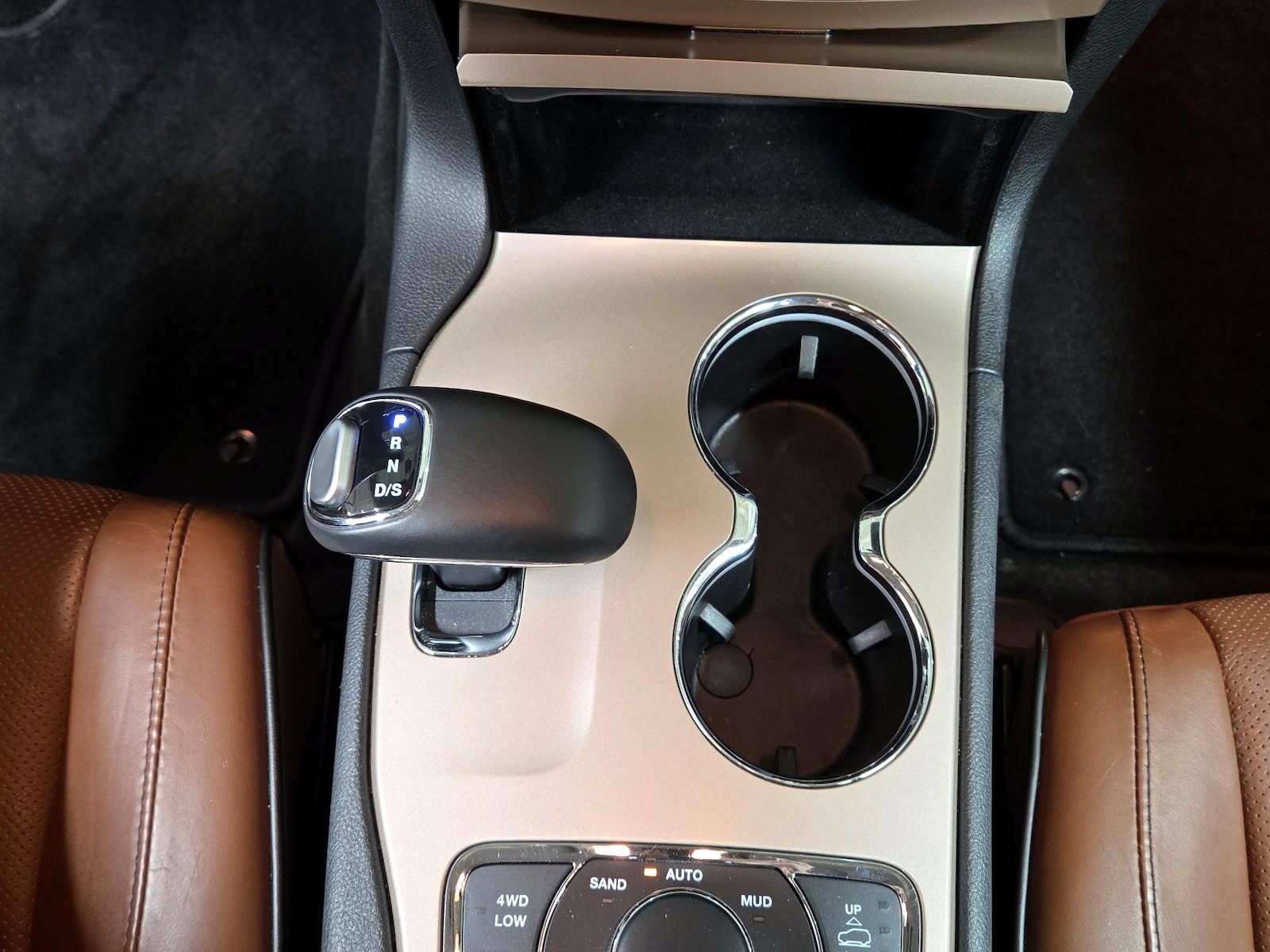 2015 Jeep Grand Cherokee Summit - Photo 19