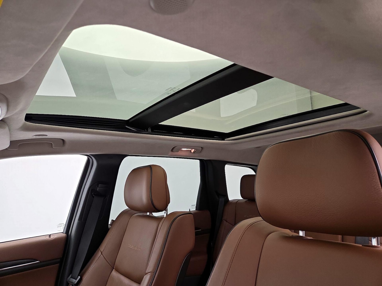 2015 Jeep Grand Cherokee Summit - Photo 21