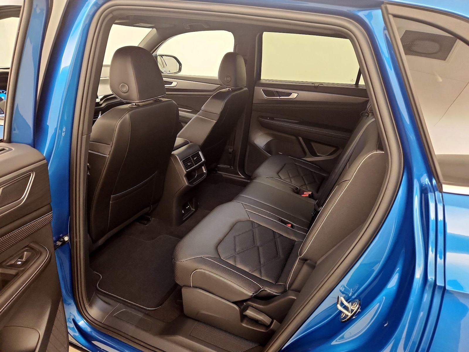 2024 Volkswagen Atlas Cross Sport SE w/Tech - Photo 20