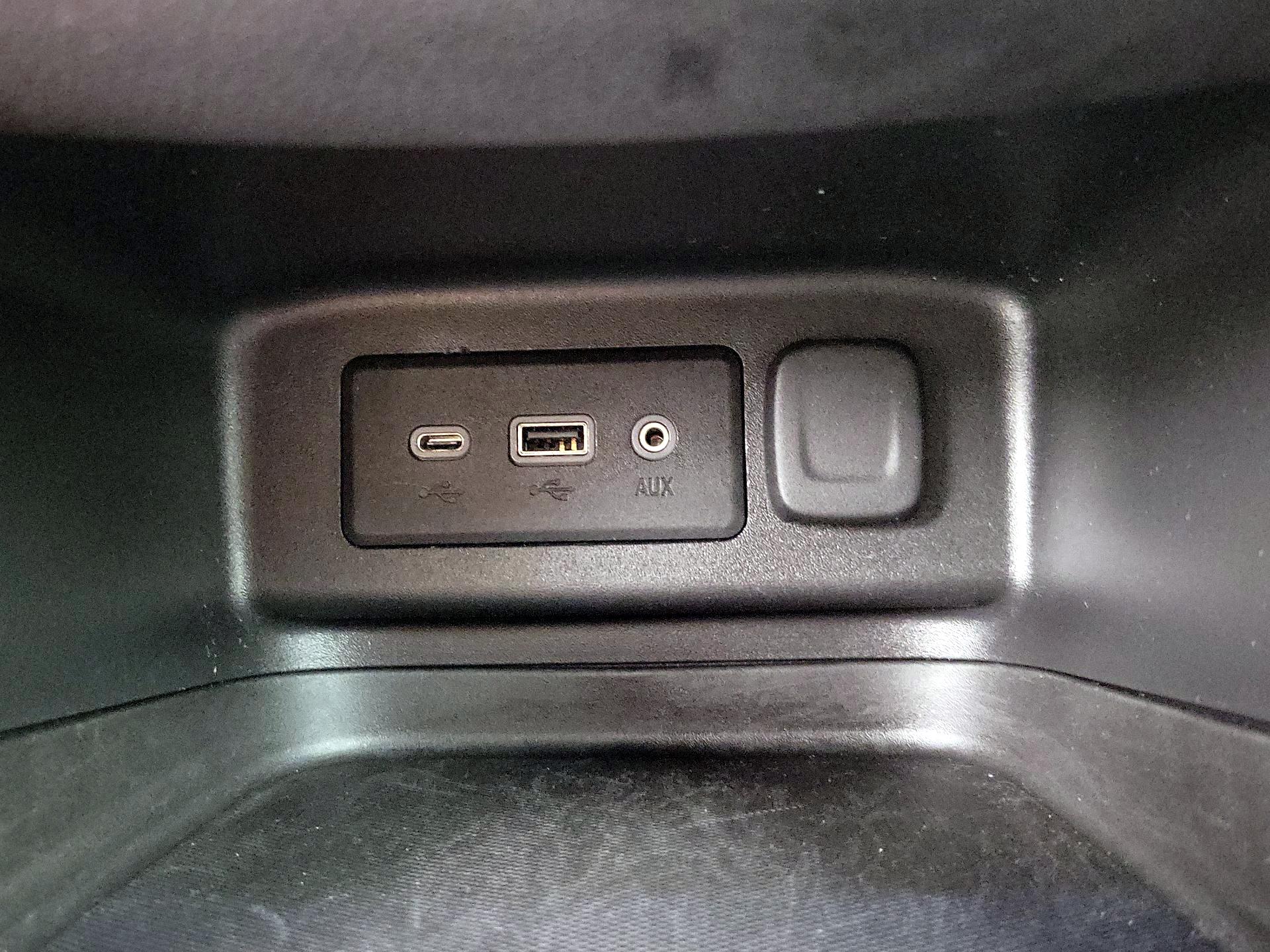 Thumbnail: 2019 Chevrolet Equinox - 18