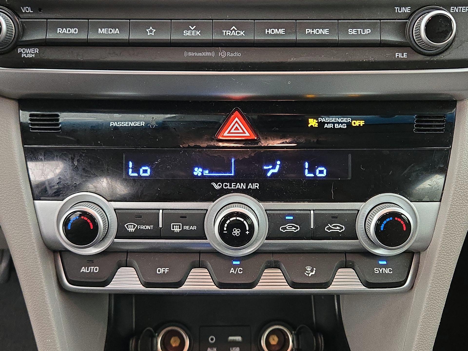 Thumbnail: 2020 Hyundai Elantra - 16