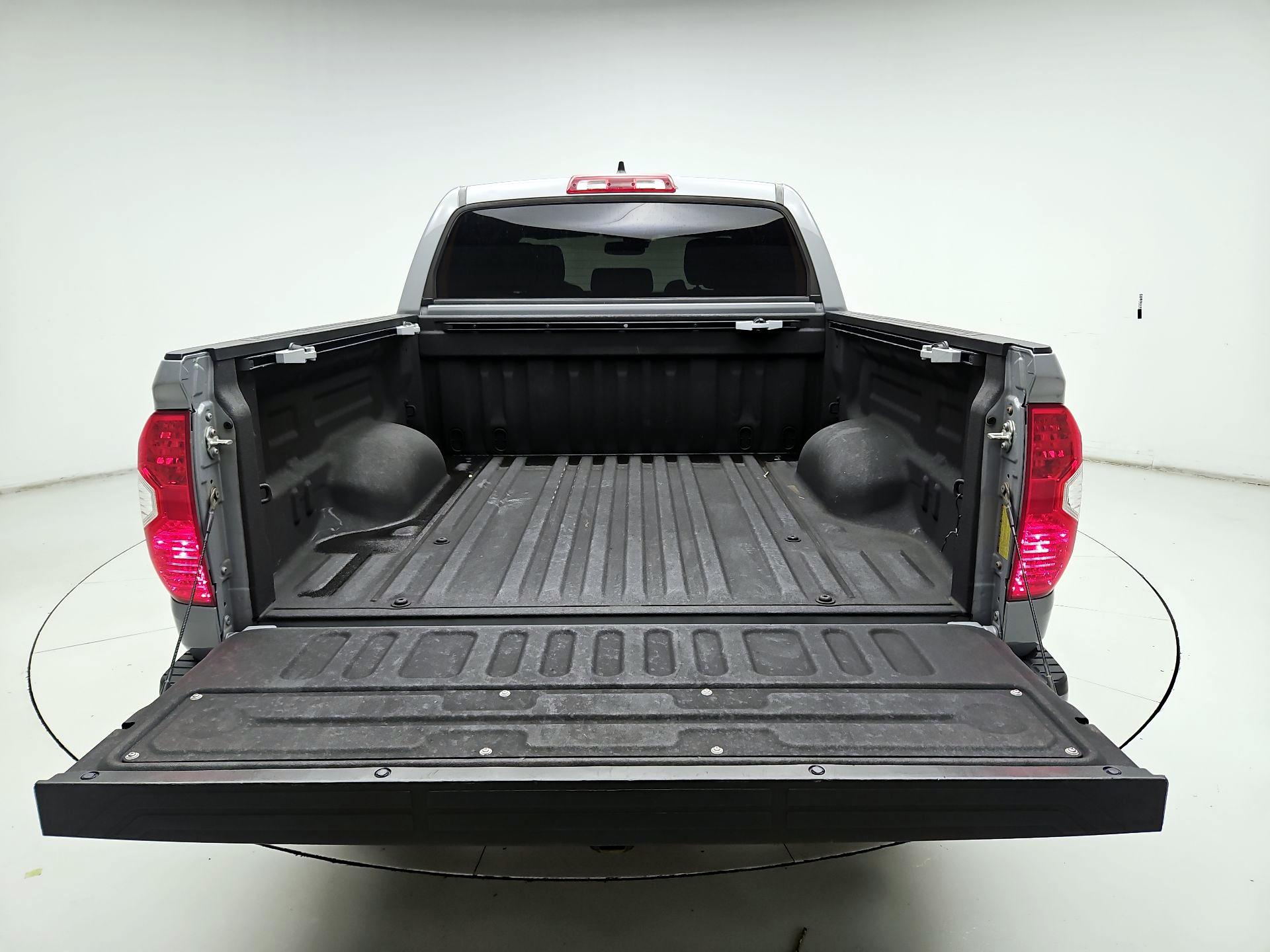 Thumbnail: 2021 Toyota Tundra - 18