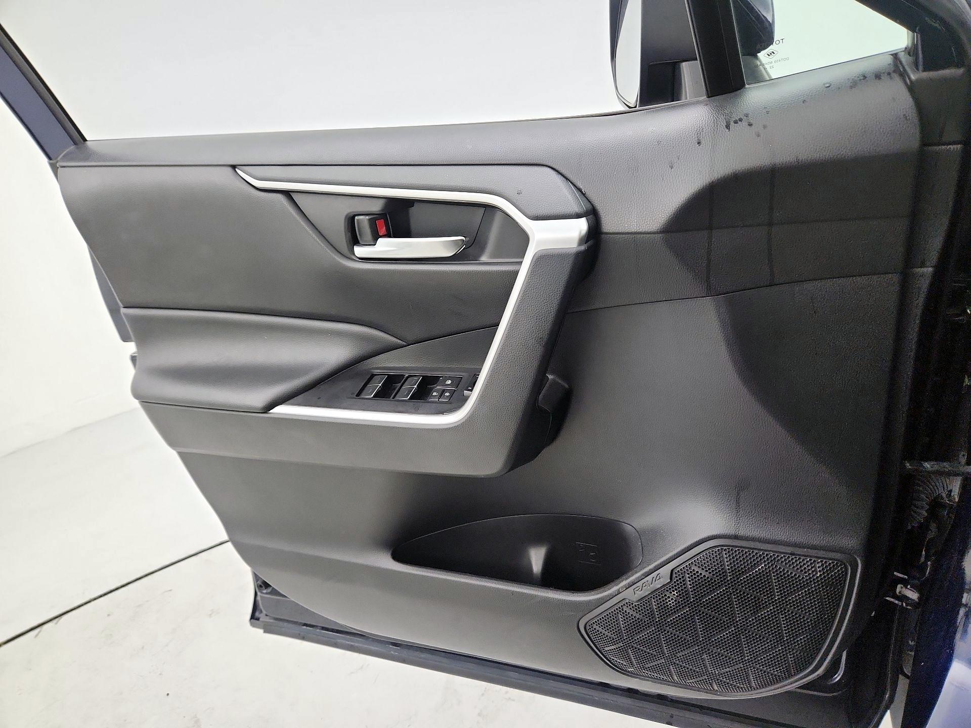 Thumbnail: 2023 Toyota RAV4 - 12