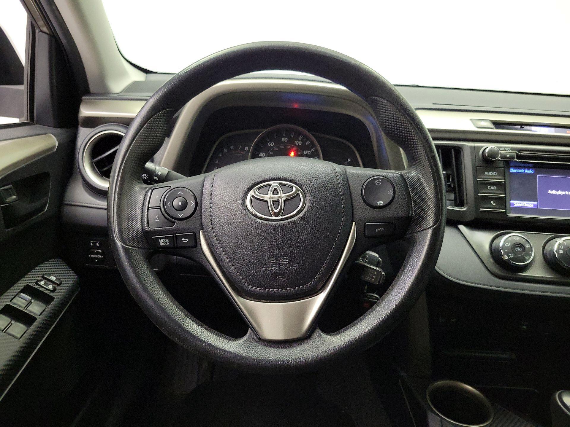 Thumbnail: 2015 Toyota RAV4 - 10