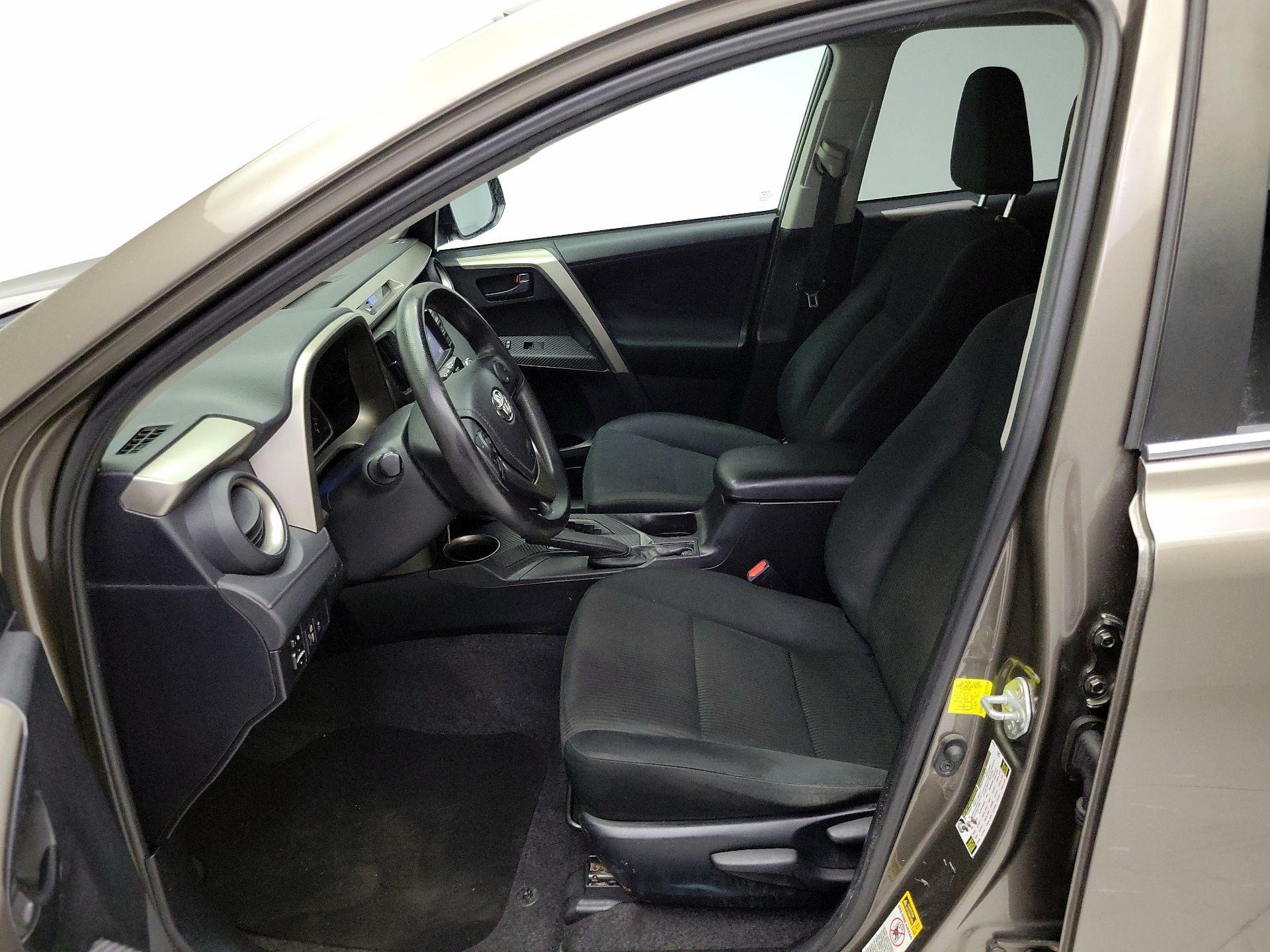 Thumbnail: 2015 Toyota RAV4 - 11