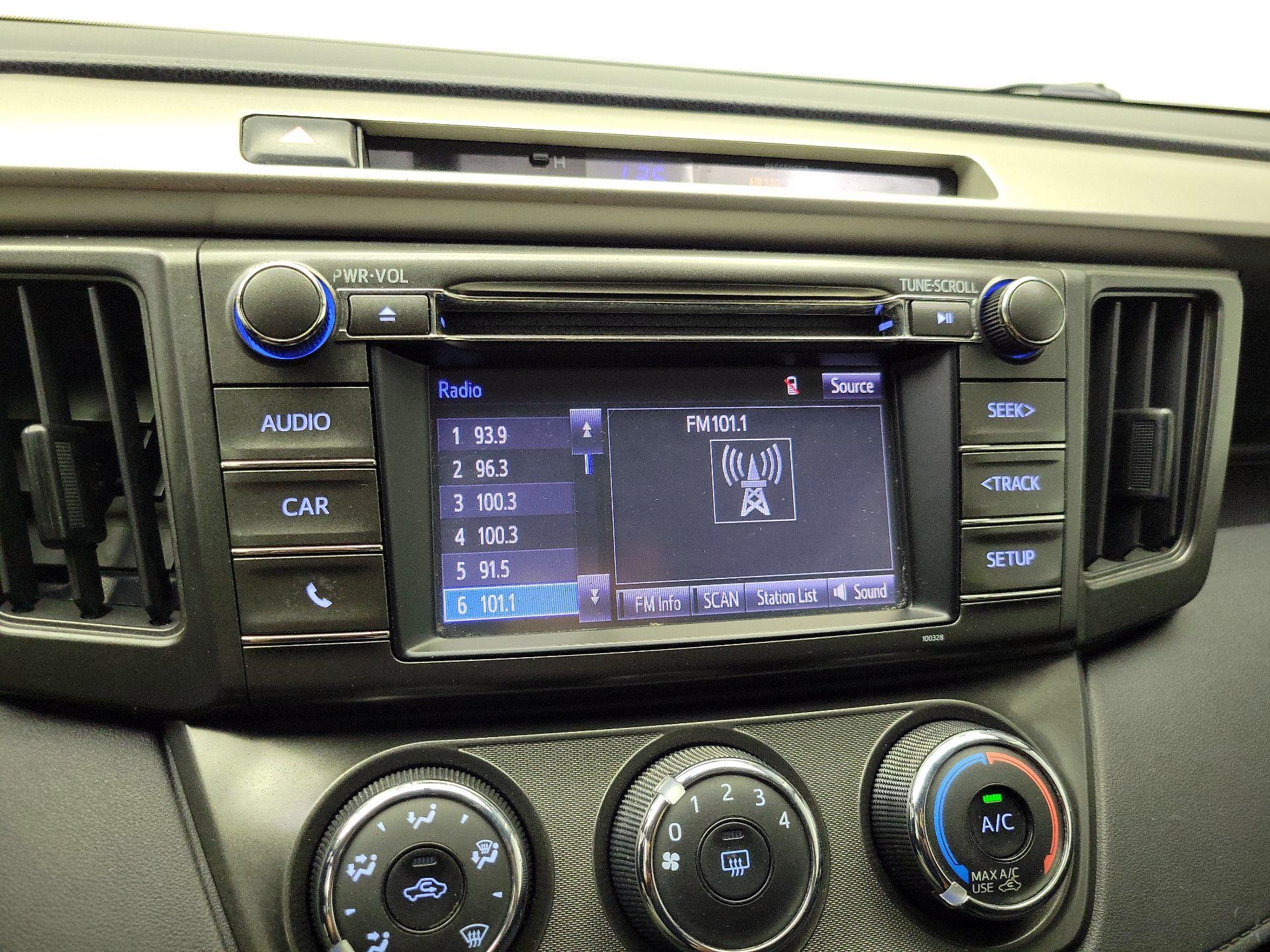 Thumbnail: 2015 Toyota RAV4 - 15