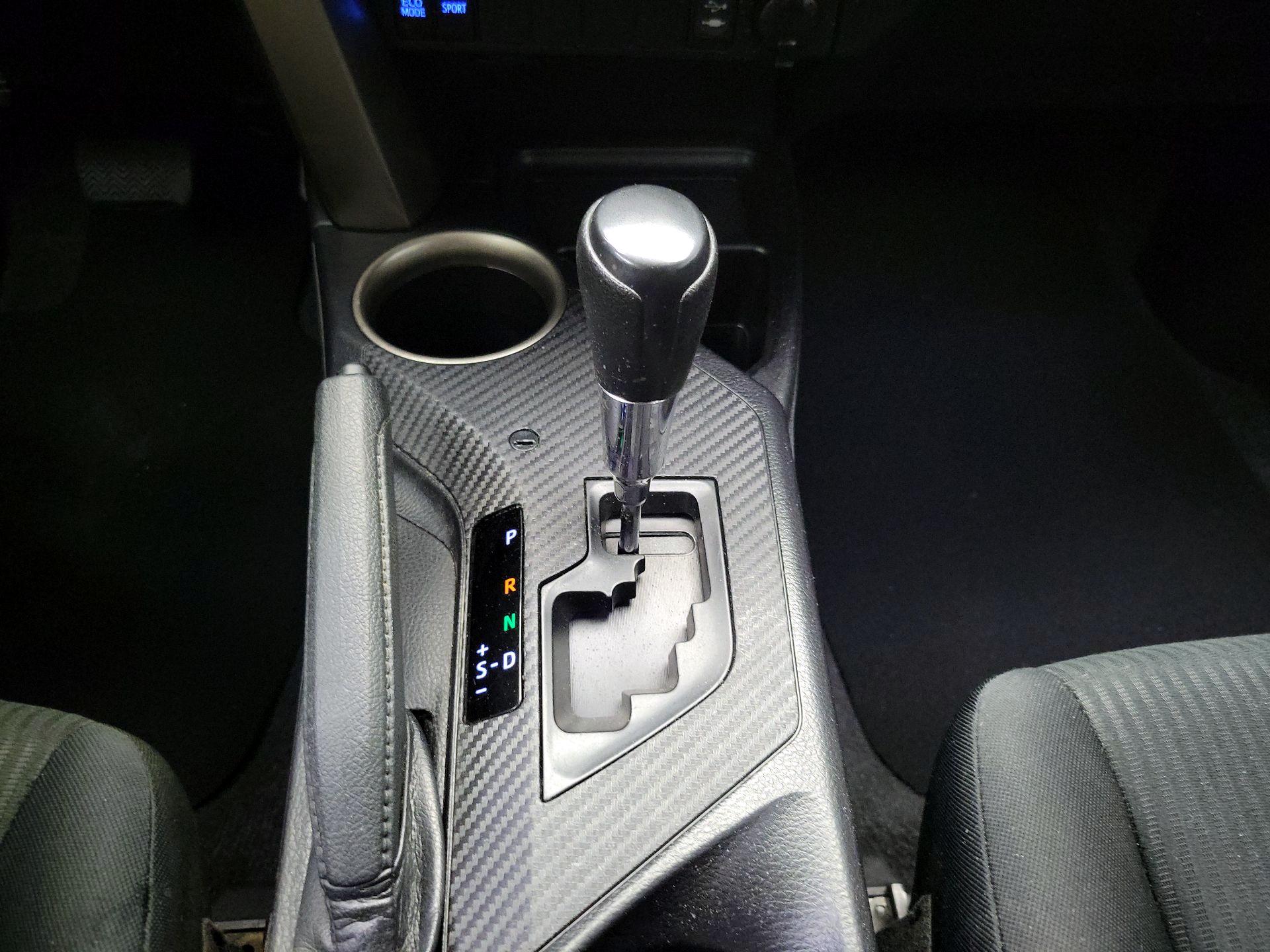 Thumbnail: 2015 Toyota RAV4 - 17