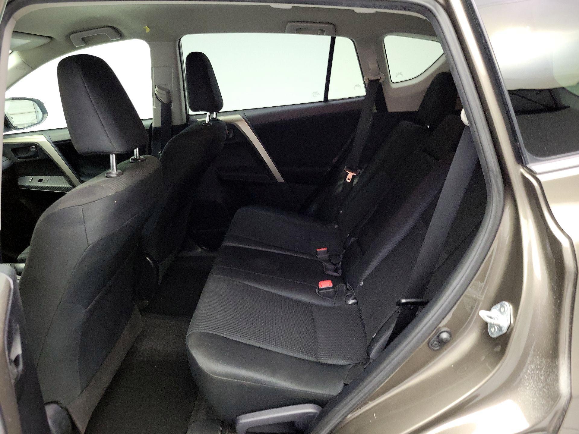 Thumbnail: 2015 Toyota RAV4 - 19