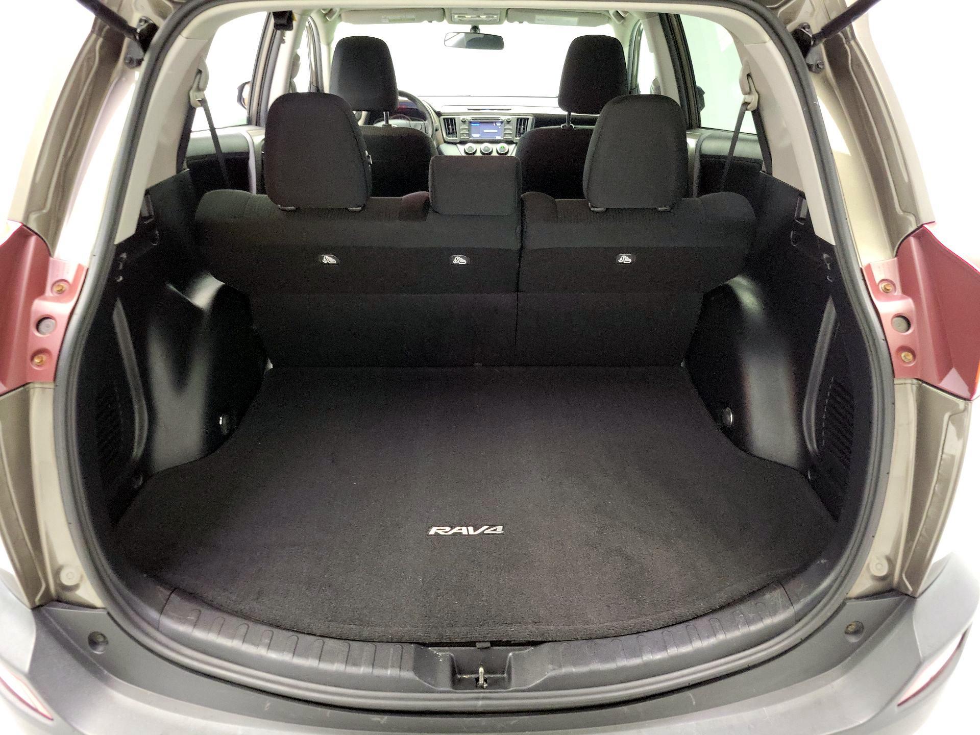 Thumbnail: 2015 Toyota RAV4 - 20