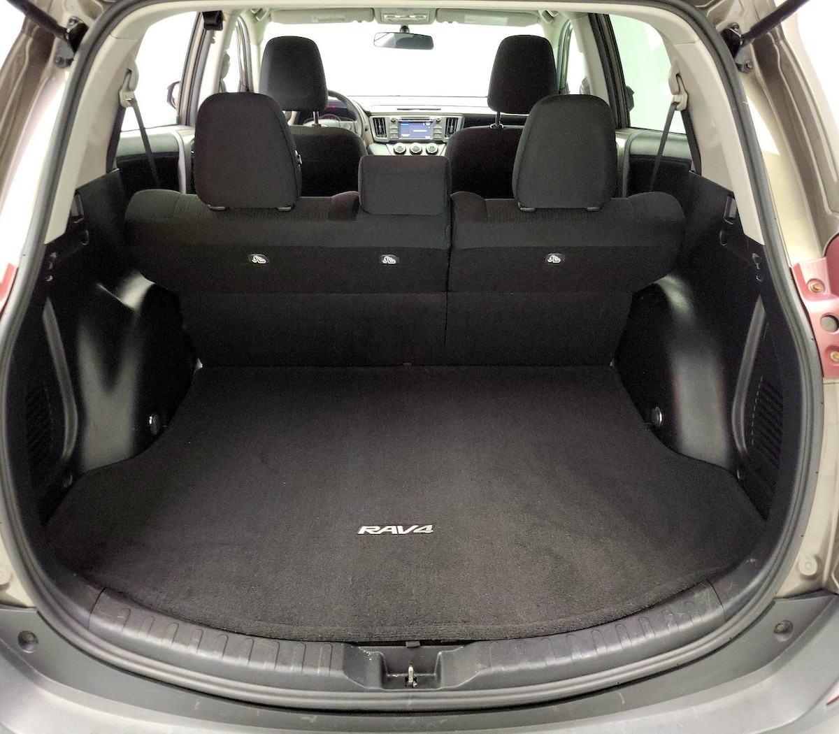 Trunk/Cargo (Seats Up)