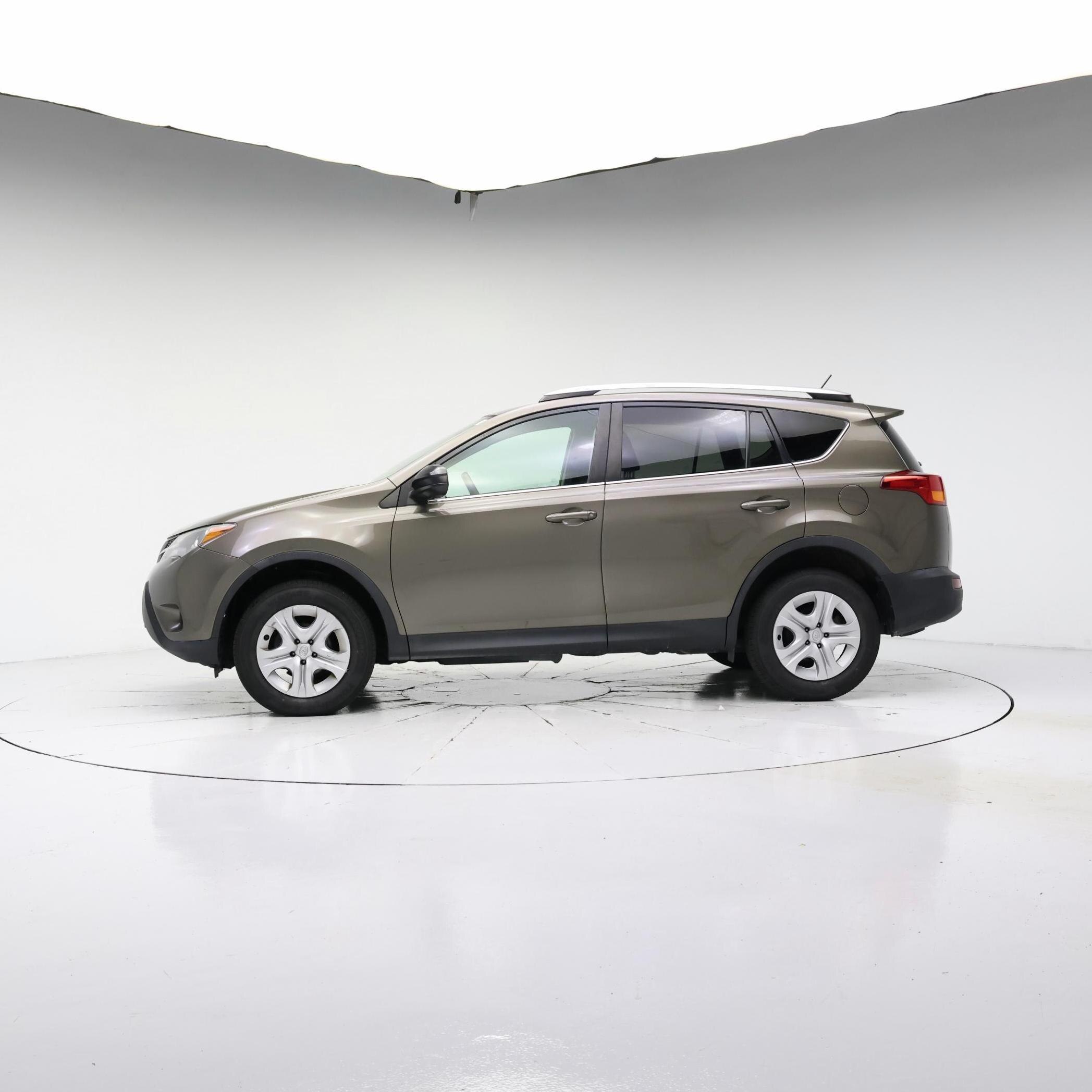 Thumbnail: 2015 Toyota RAV4 - 3