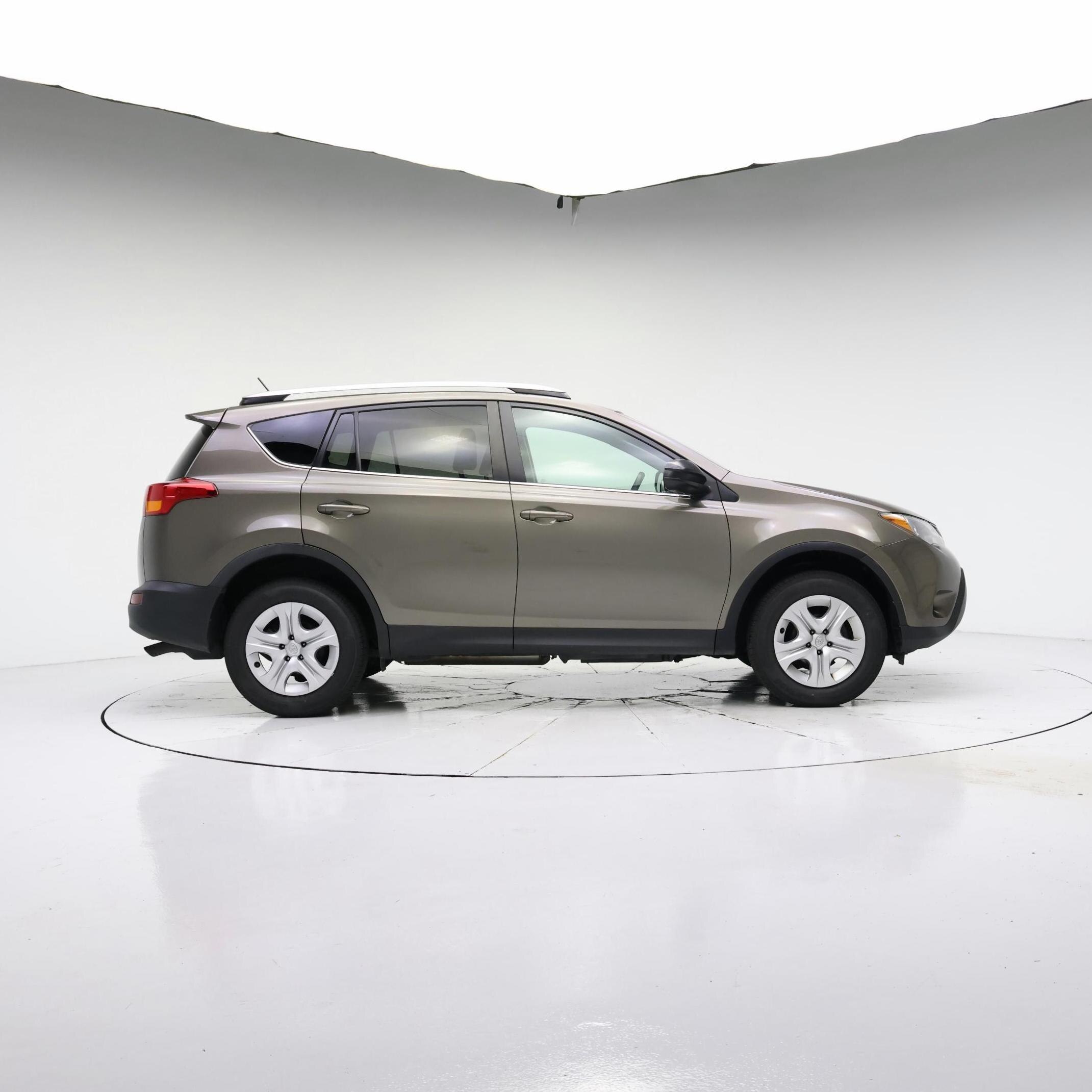 Thumbnail: 2015 Toyota RAV4 - 7