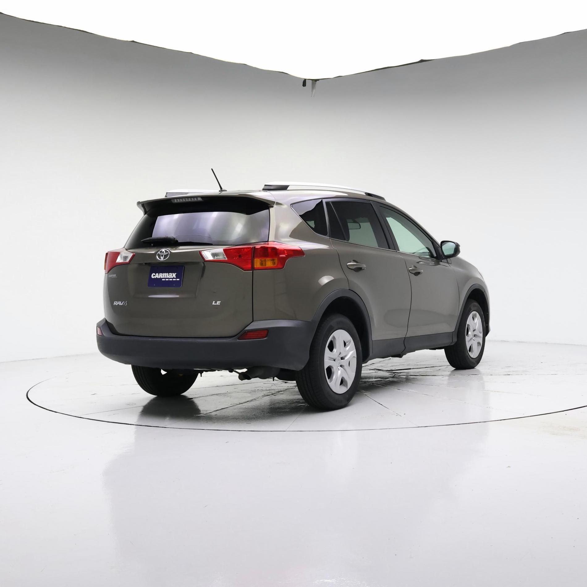 Thumbnail: 2015 Toyota RAV4 - 8