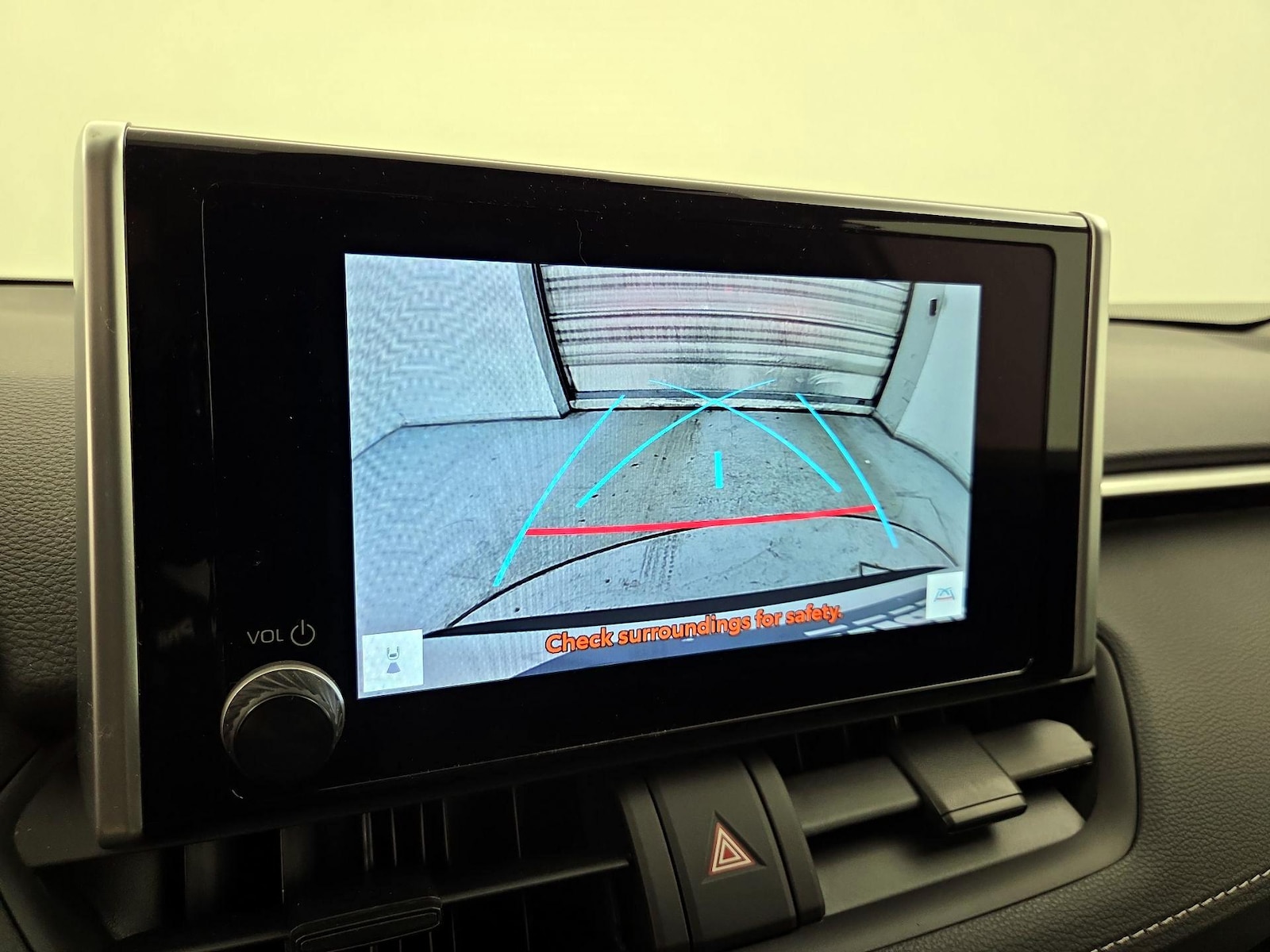 2023 Toyota RAV4 XLE - Photo 16