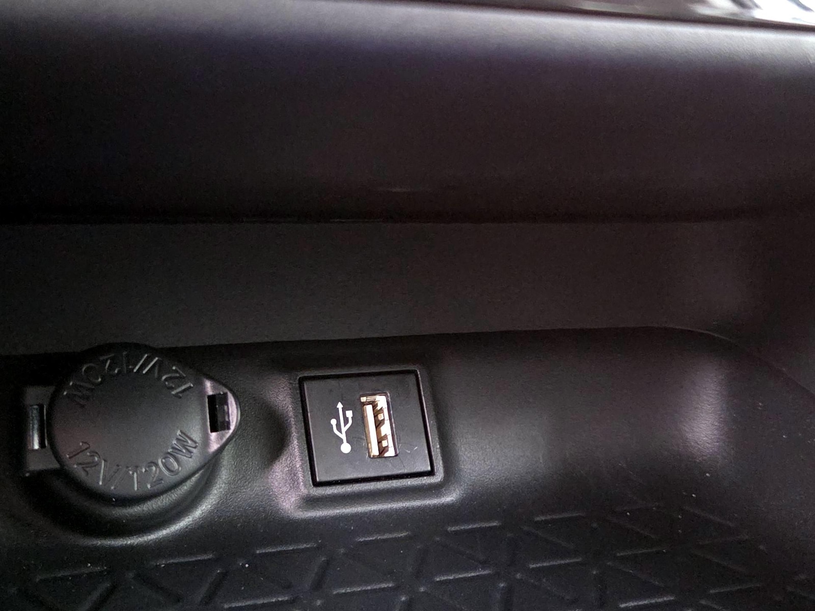 2023 Toyota RAV4 XLE - Photo 20