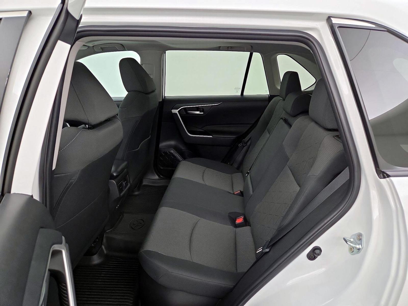 2023 Toyota RAV4 XLE - Photo 22