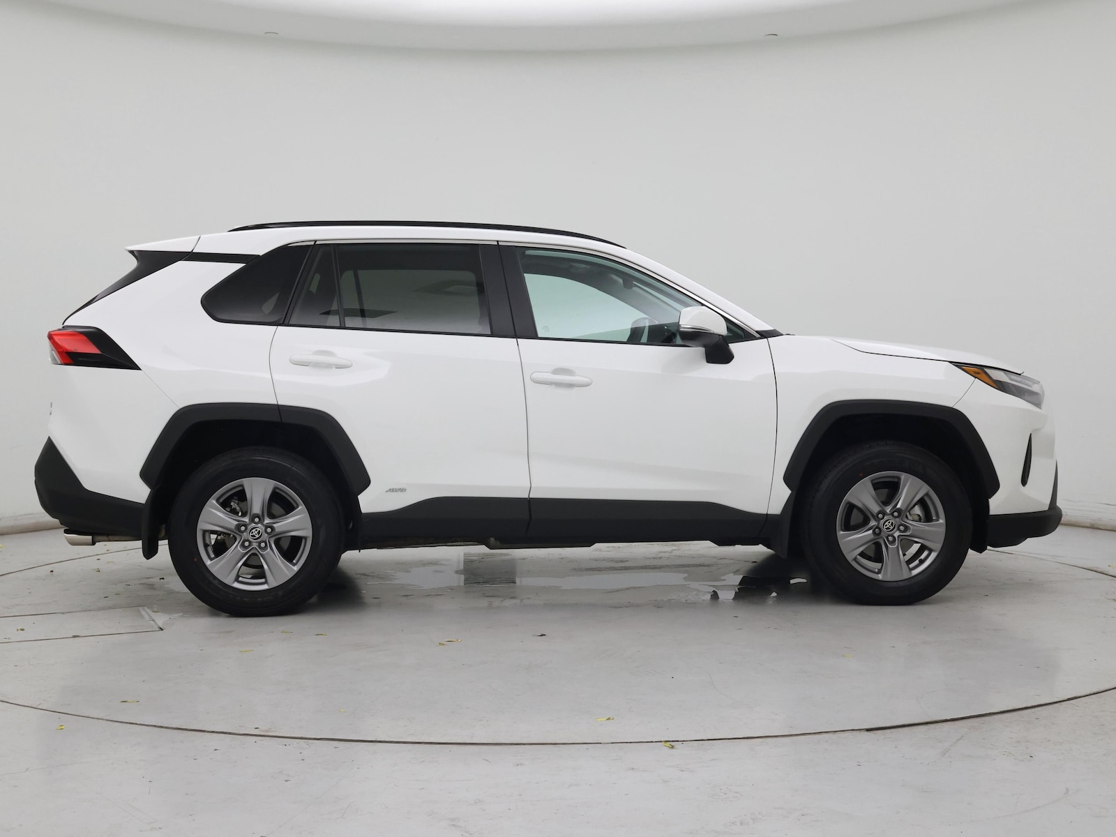 2023 Toyota RAV4 XLE - Photo 8