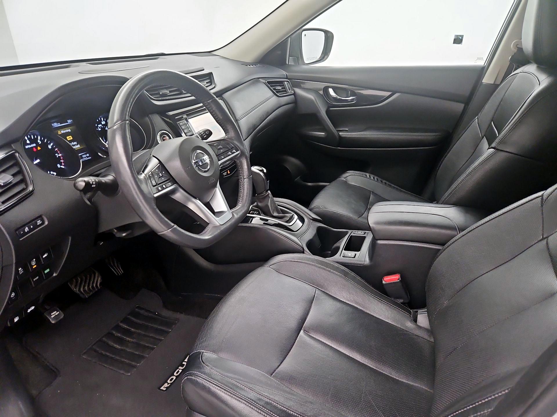 Thumbnail: 2017 Nissan Rogue - 11