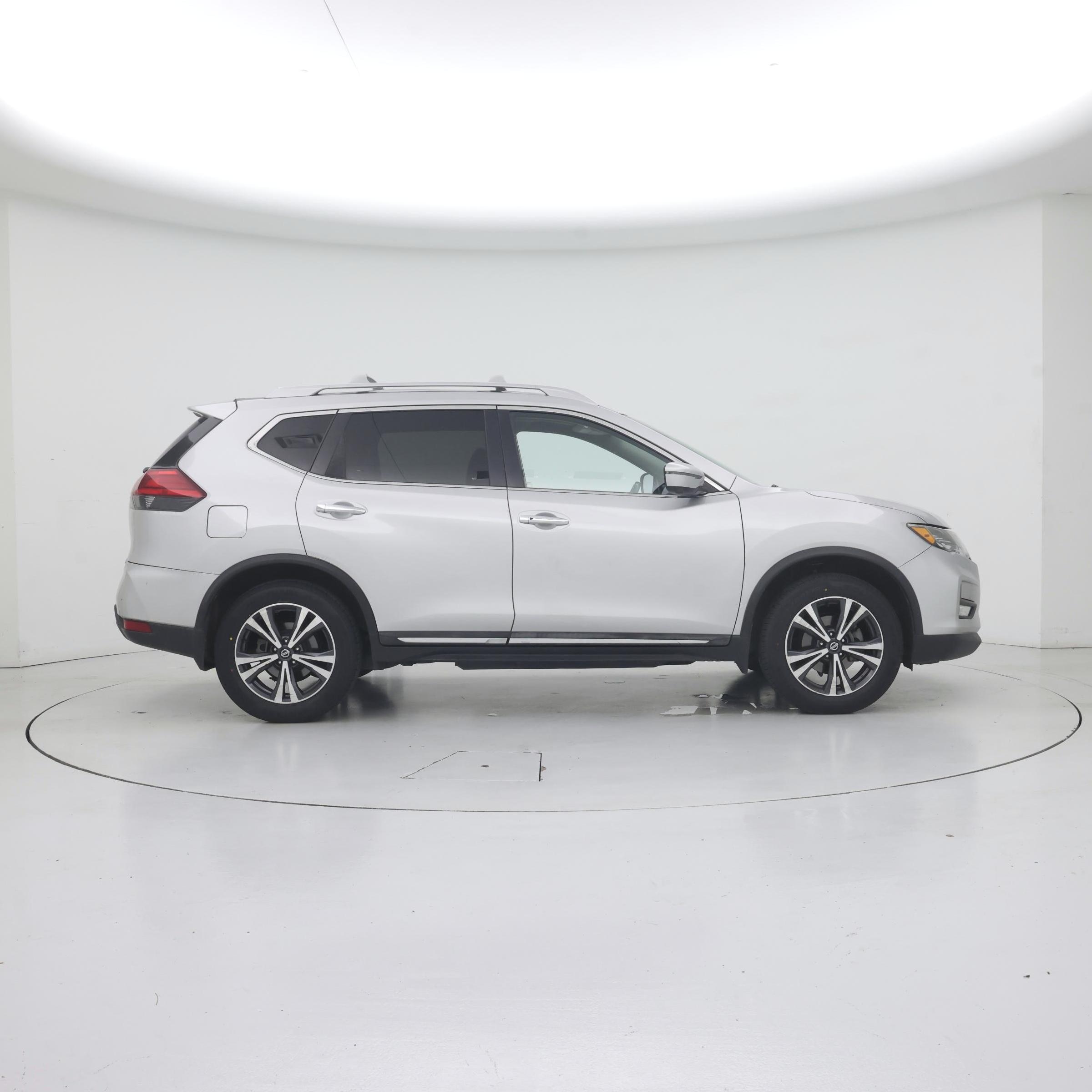 Thumbnail: 2017 Nissan Rogue - 7