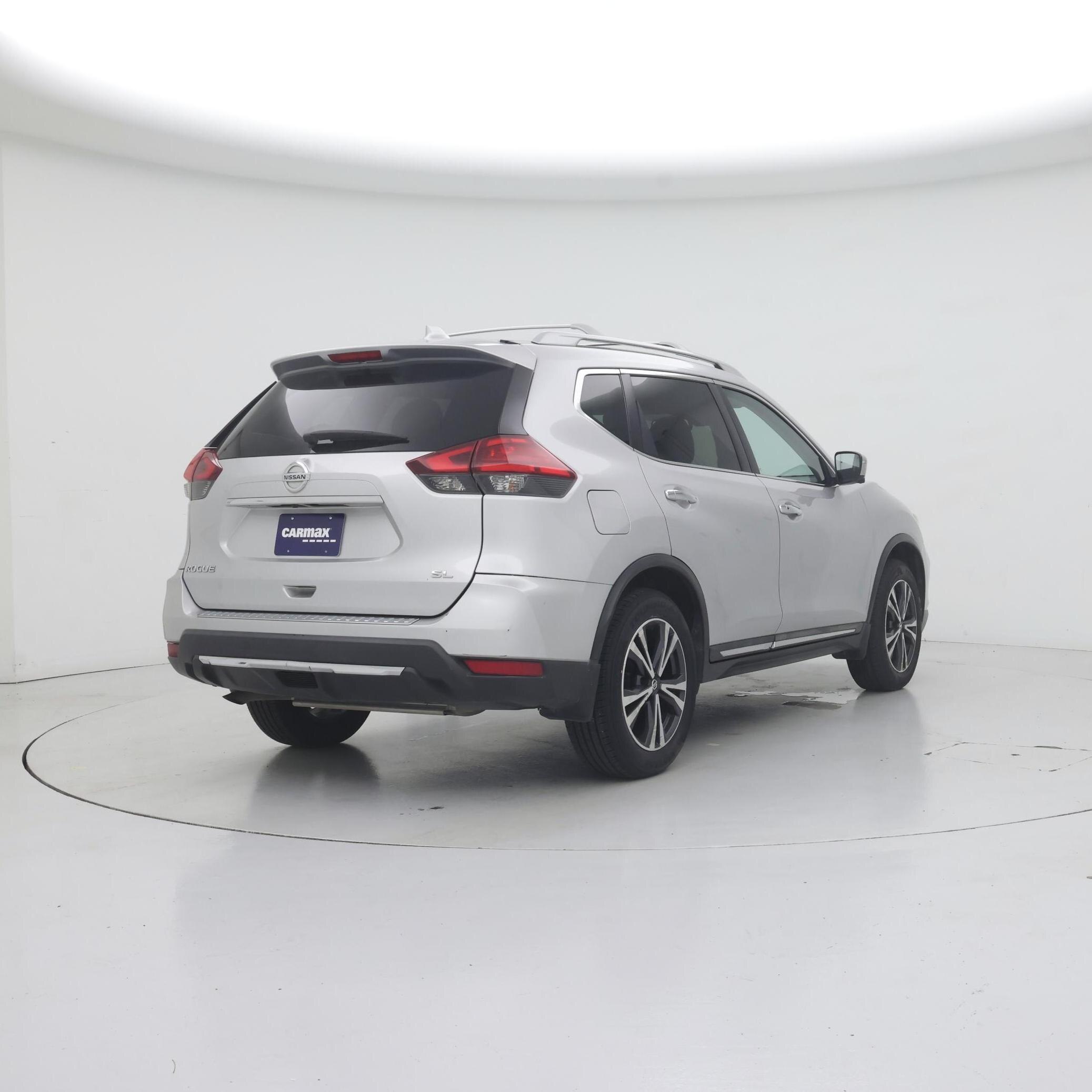 Thumbnail: 2017 Nissan Rogue - 8