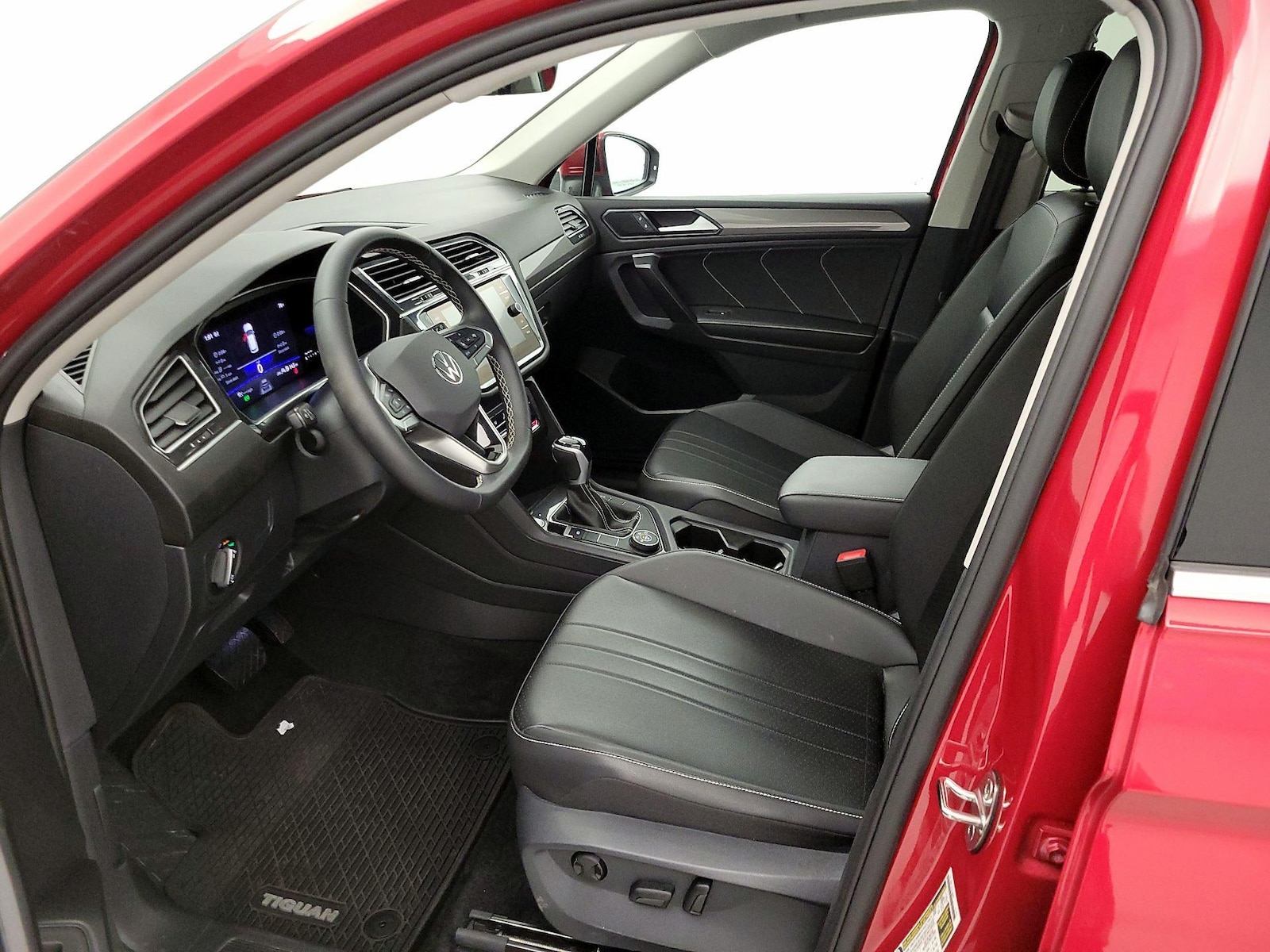 2024 Volkswagen Tiguan SE - Photo 12