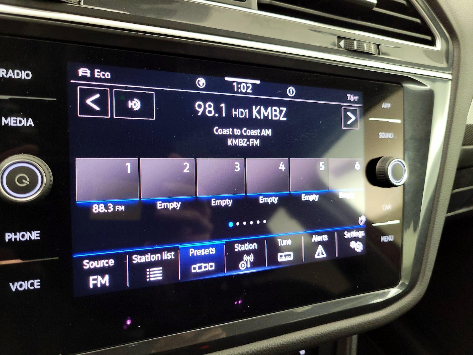 2024 Volkswagen Tiguan SE - Photo 16