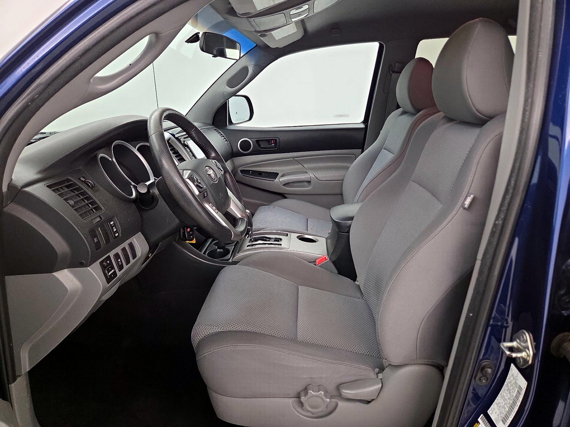 Thumbnail: 2014 Toyota Tacoma - 11