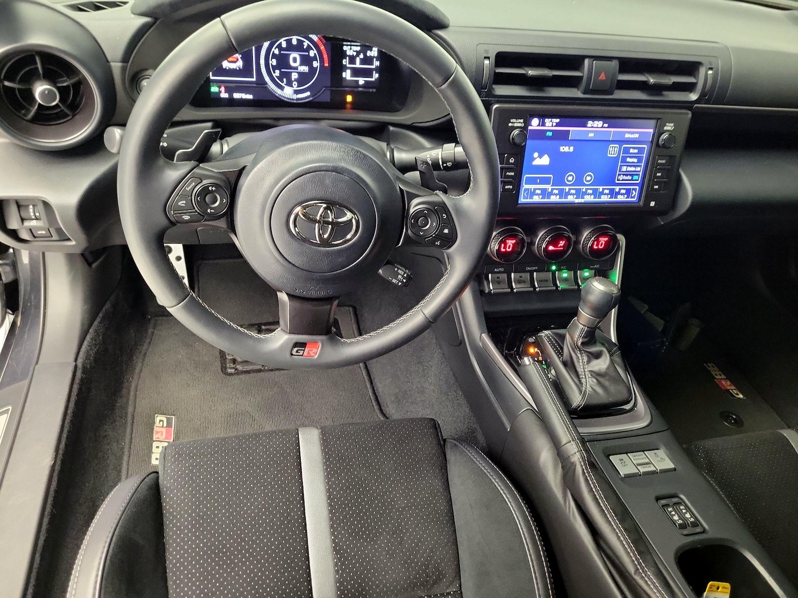 2025 Toyota GR86 Premium - Photo 10