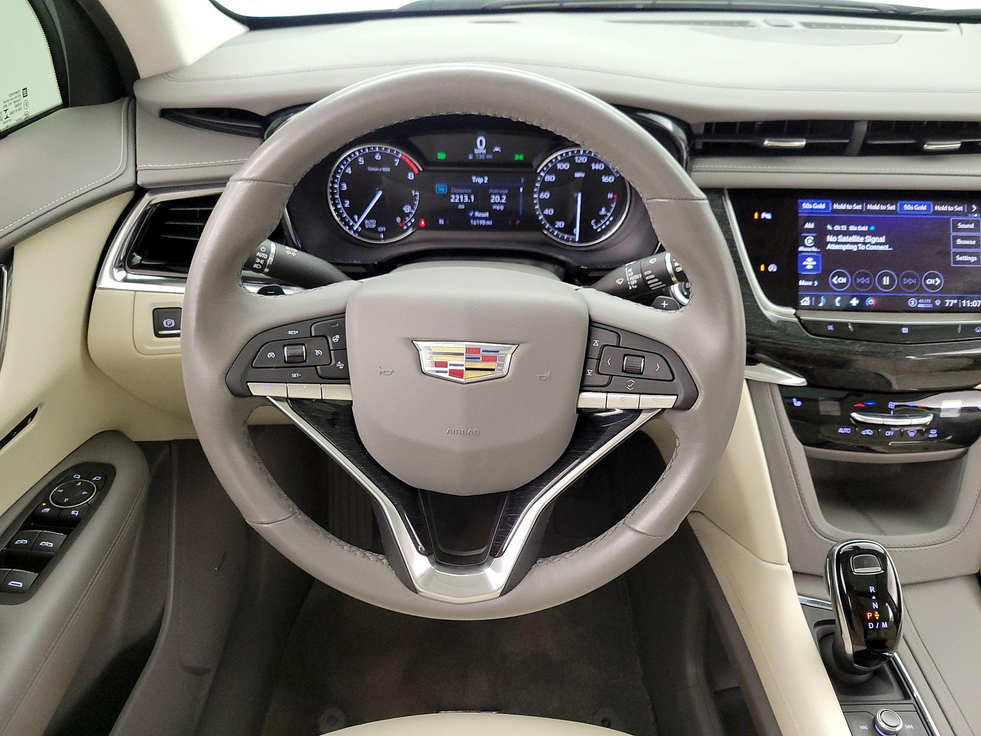 Thumbnail: 2021 Cadillac XT6 - 10