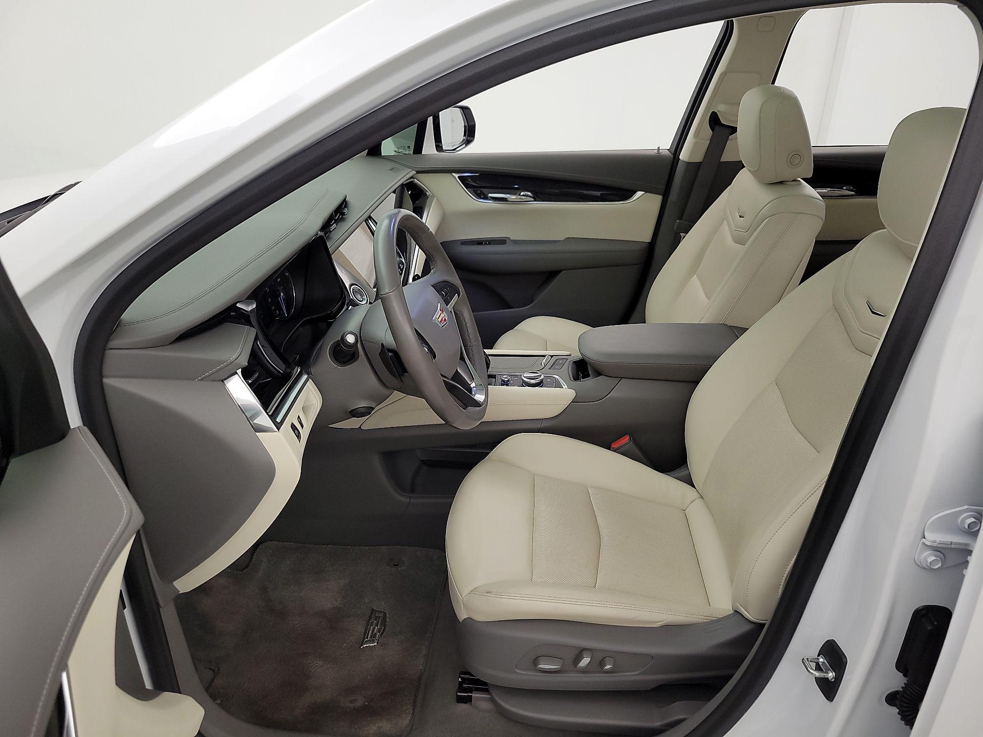 Thumbnail: 2021 Cadillac XT6 - 11