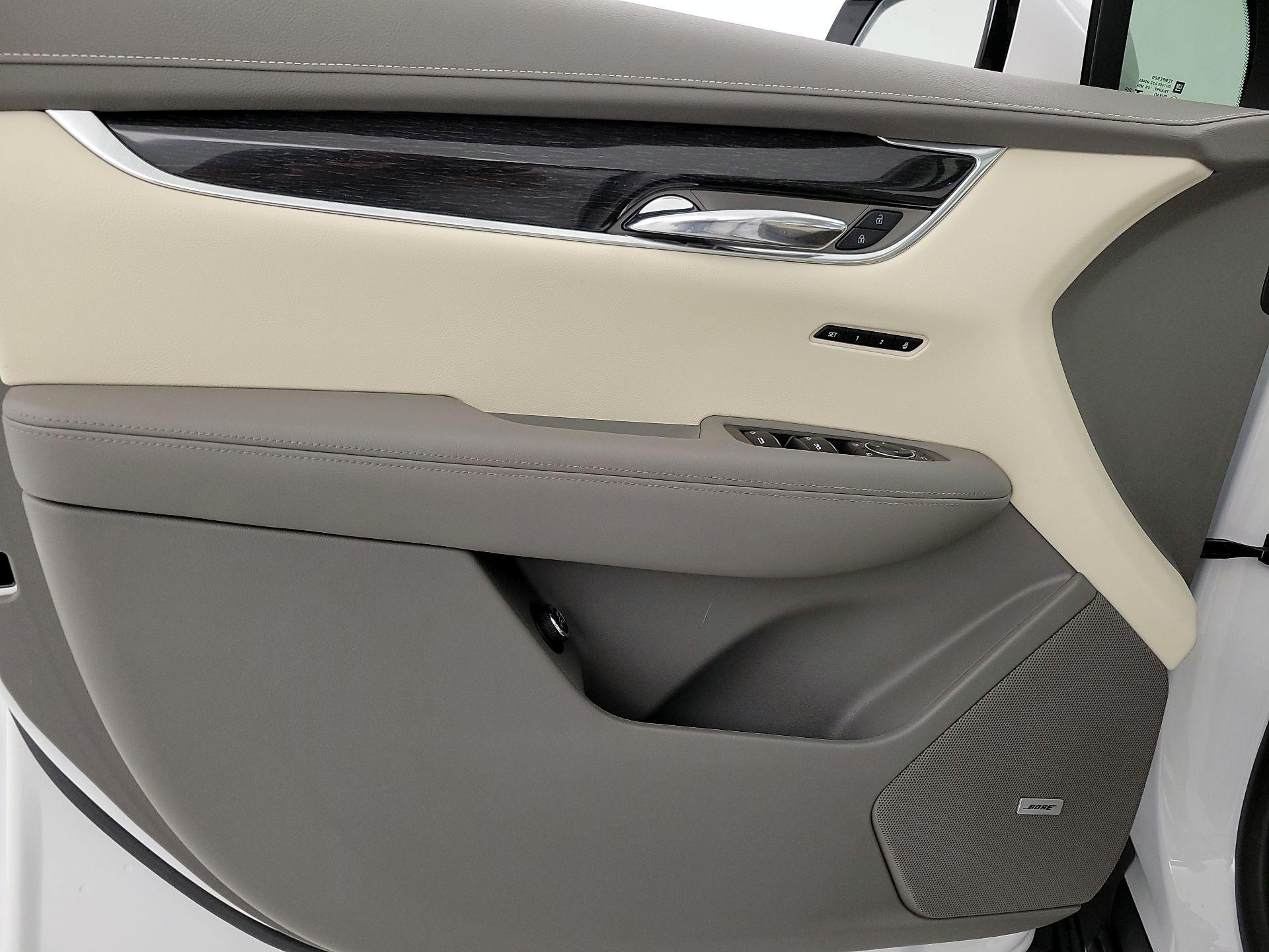 Thumbnail: 2021 Cadillac XT6 - 12