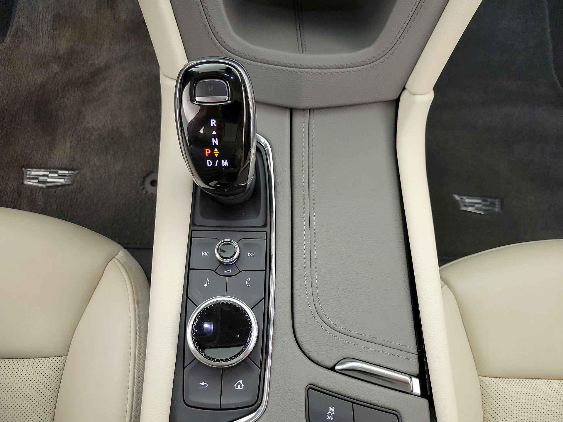 Thumbnail: 2021 Cadillac XT6 - 17