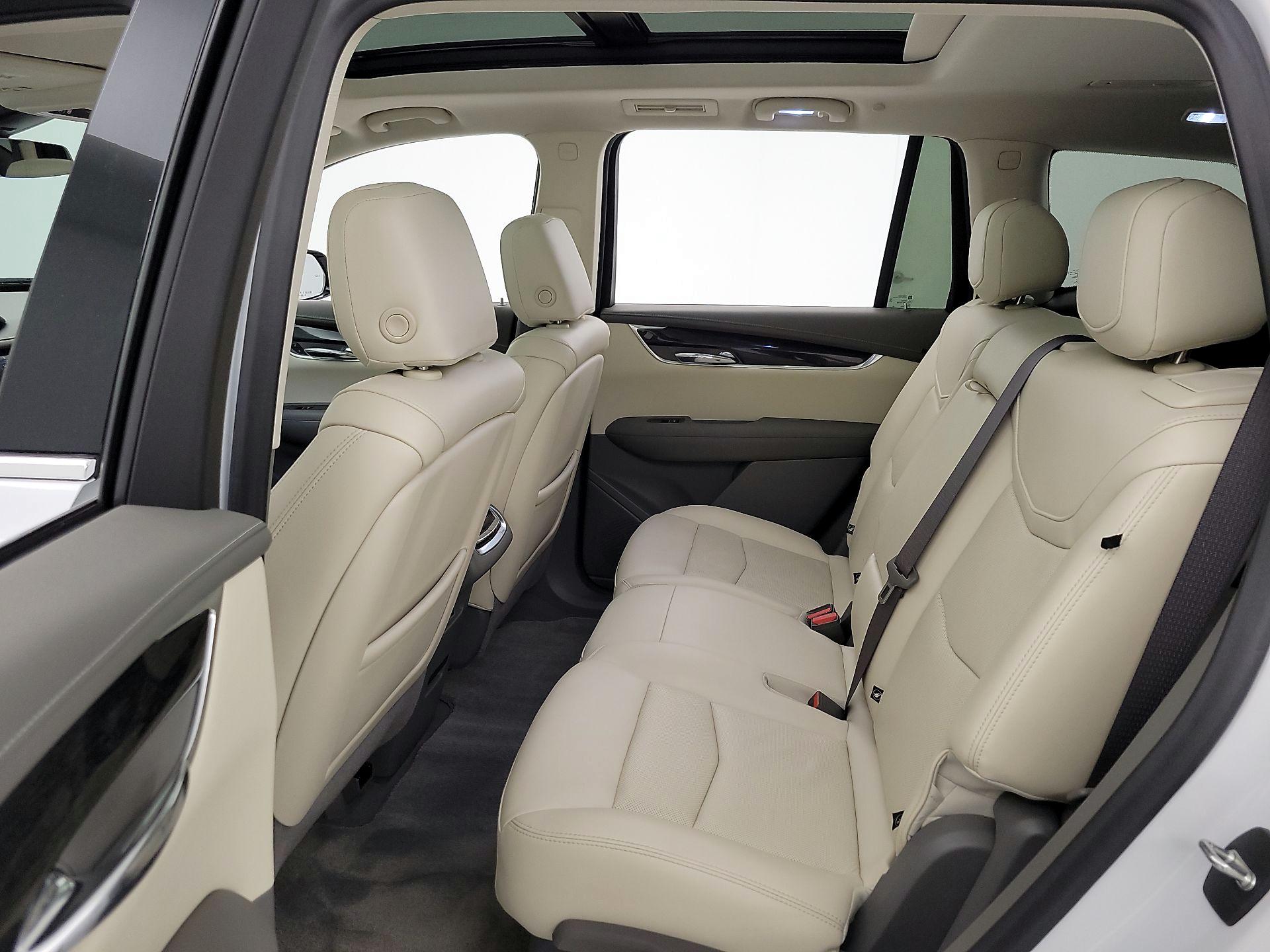Thumbnail: 2021 Cadillac XT6 - 19