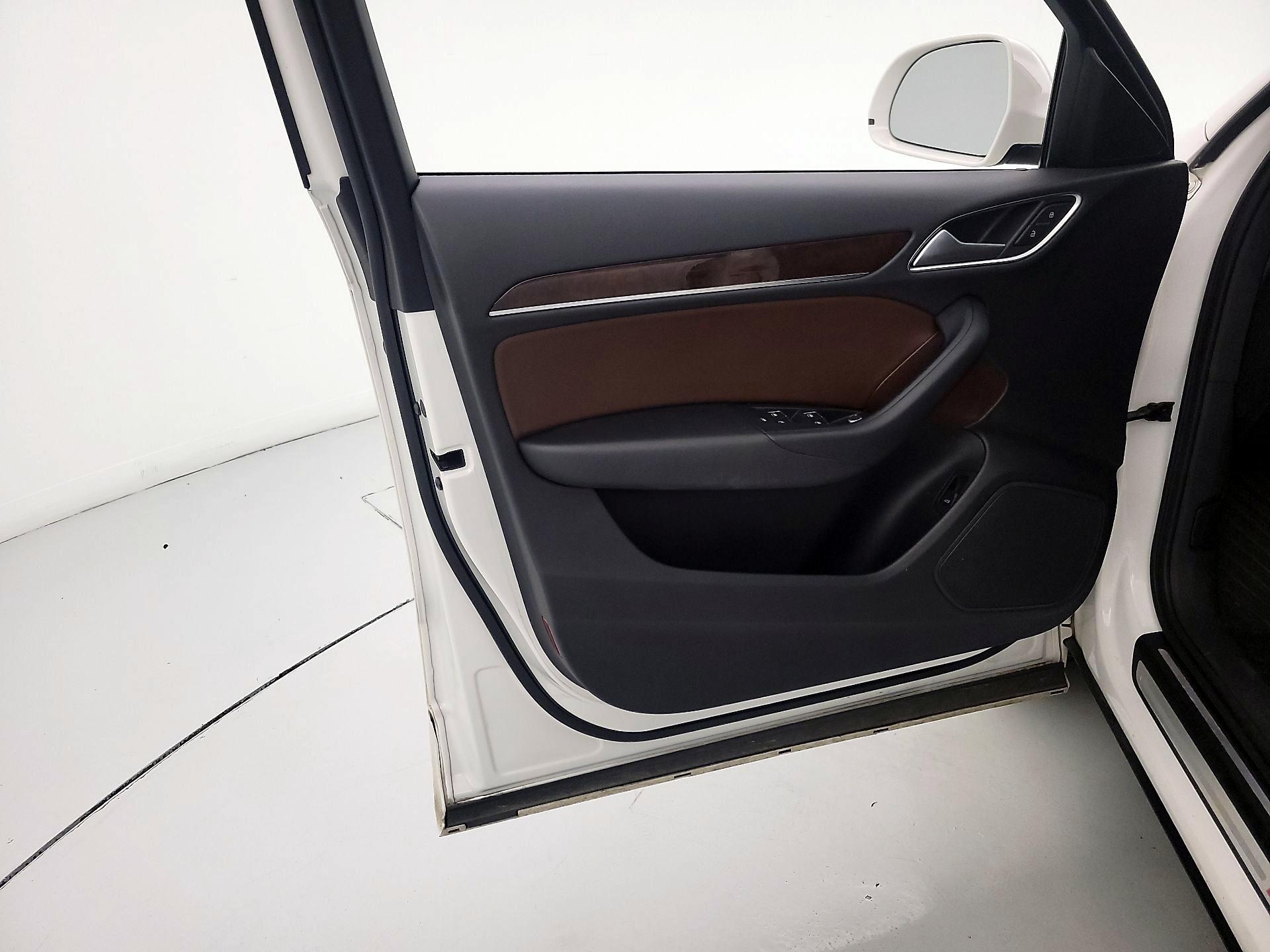Thumbnail: 2018 Audi Q3 - 12