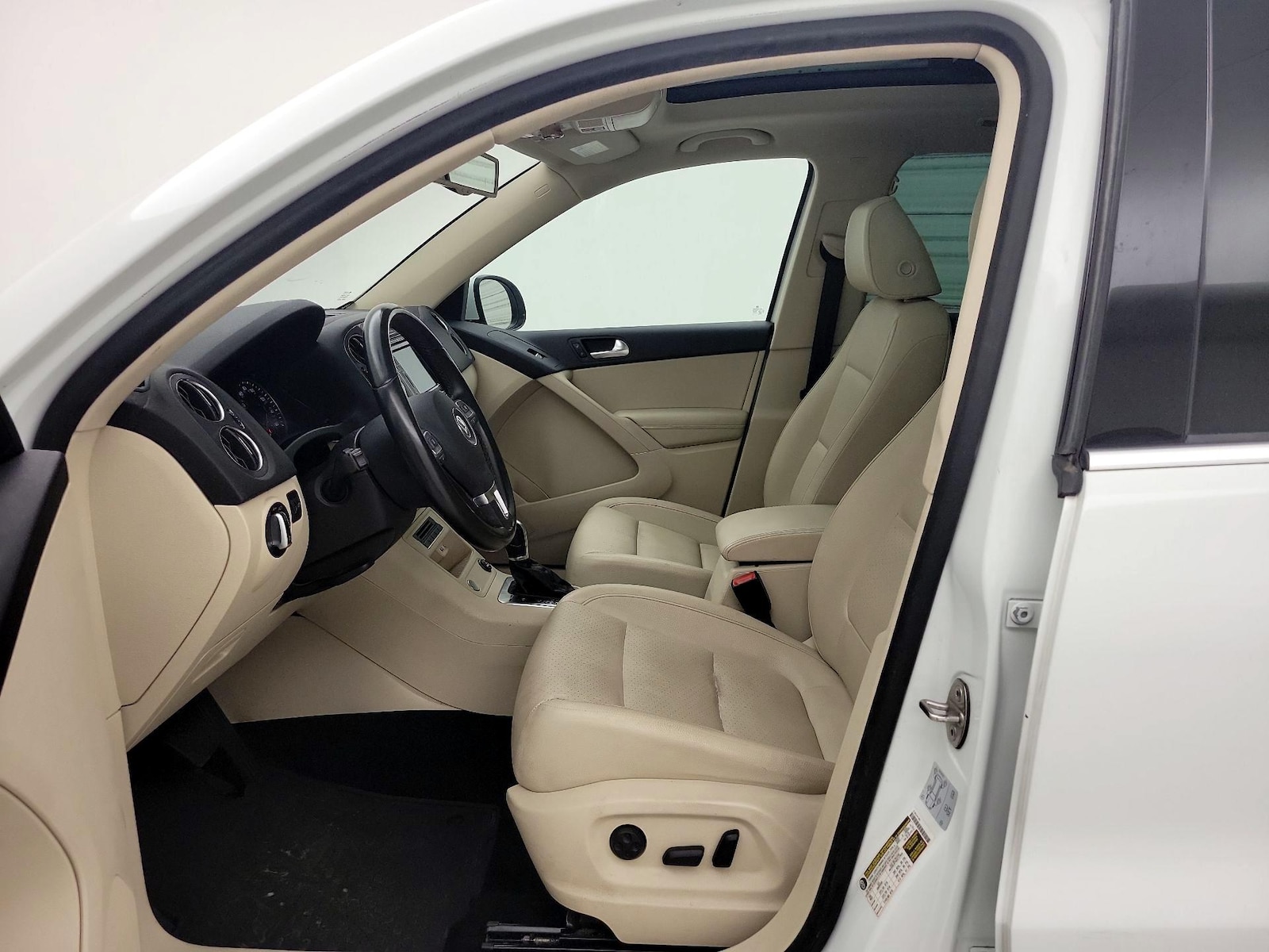 2016 Volkswagen Tiguan SE - Photo 12