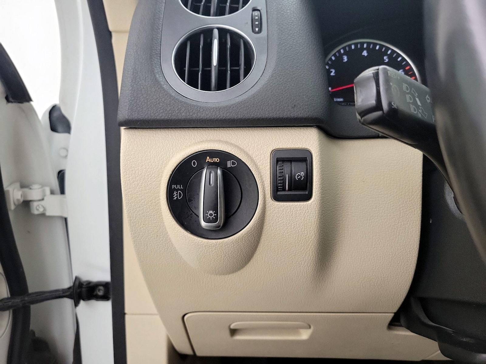 2016 Volkswagen Tiguan SE - Photo 14