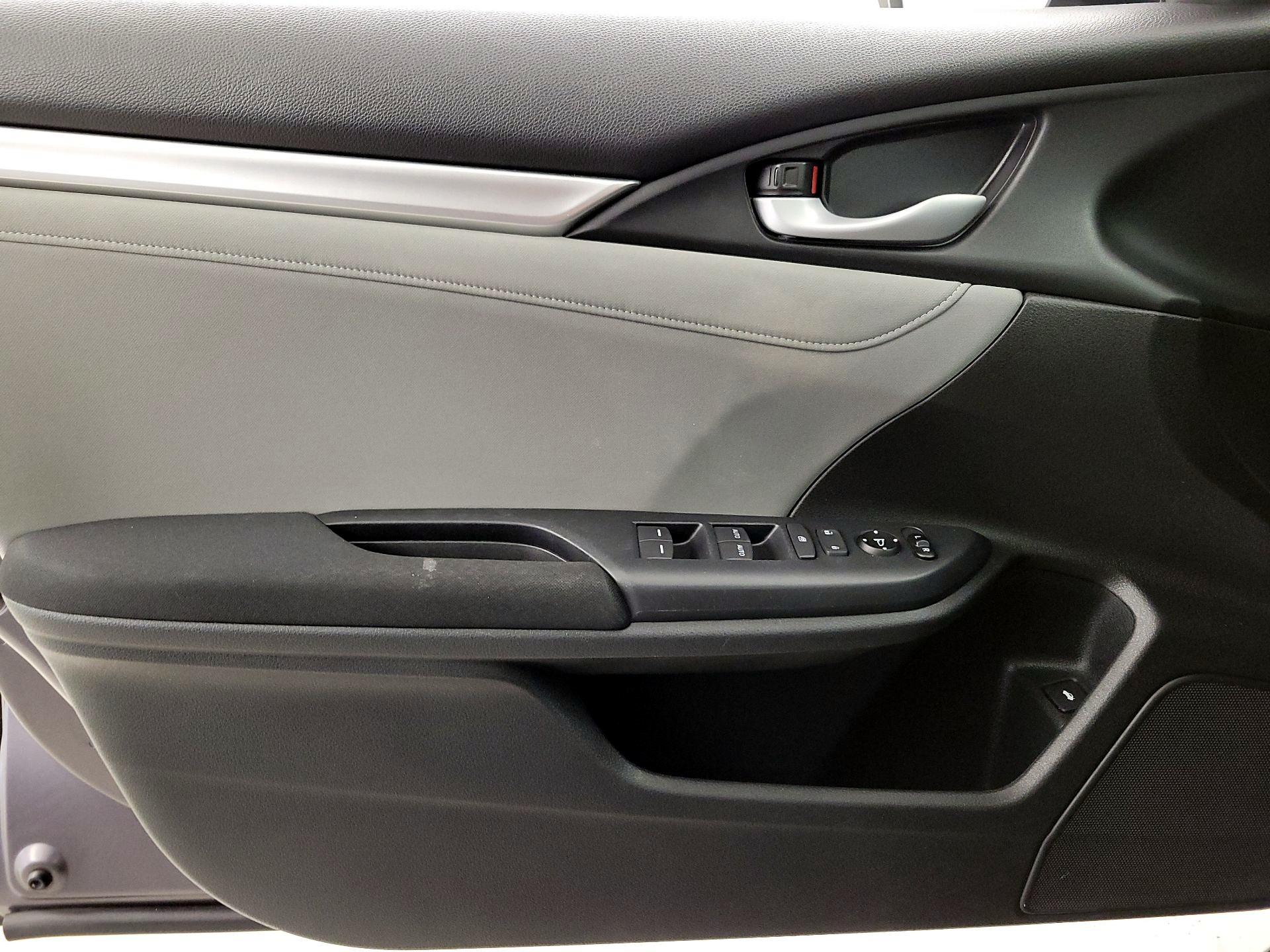 Thumbnail: 2017 Honda Civic - 12